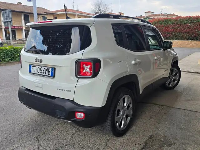 Jeep Renegade view 10