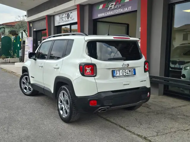 Jeep Renegade view 8