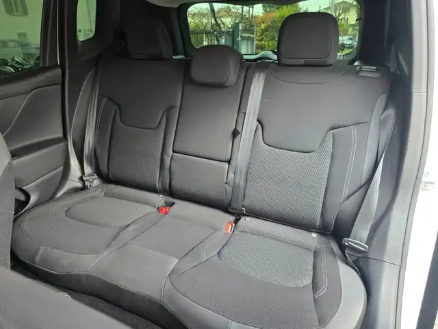 Jeep Renegade view 7