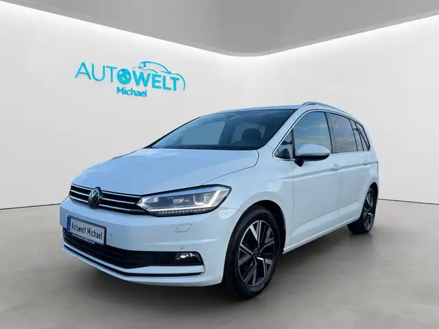 Volkswagen Touran 2.0 TDI DSG 7Sitzer PANO KAM ACC LED ANHK