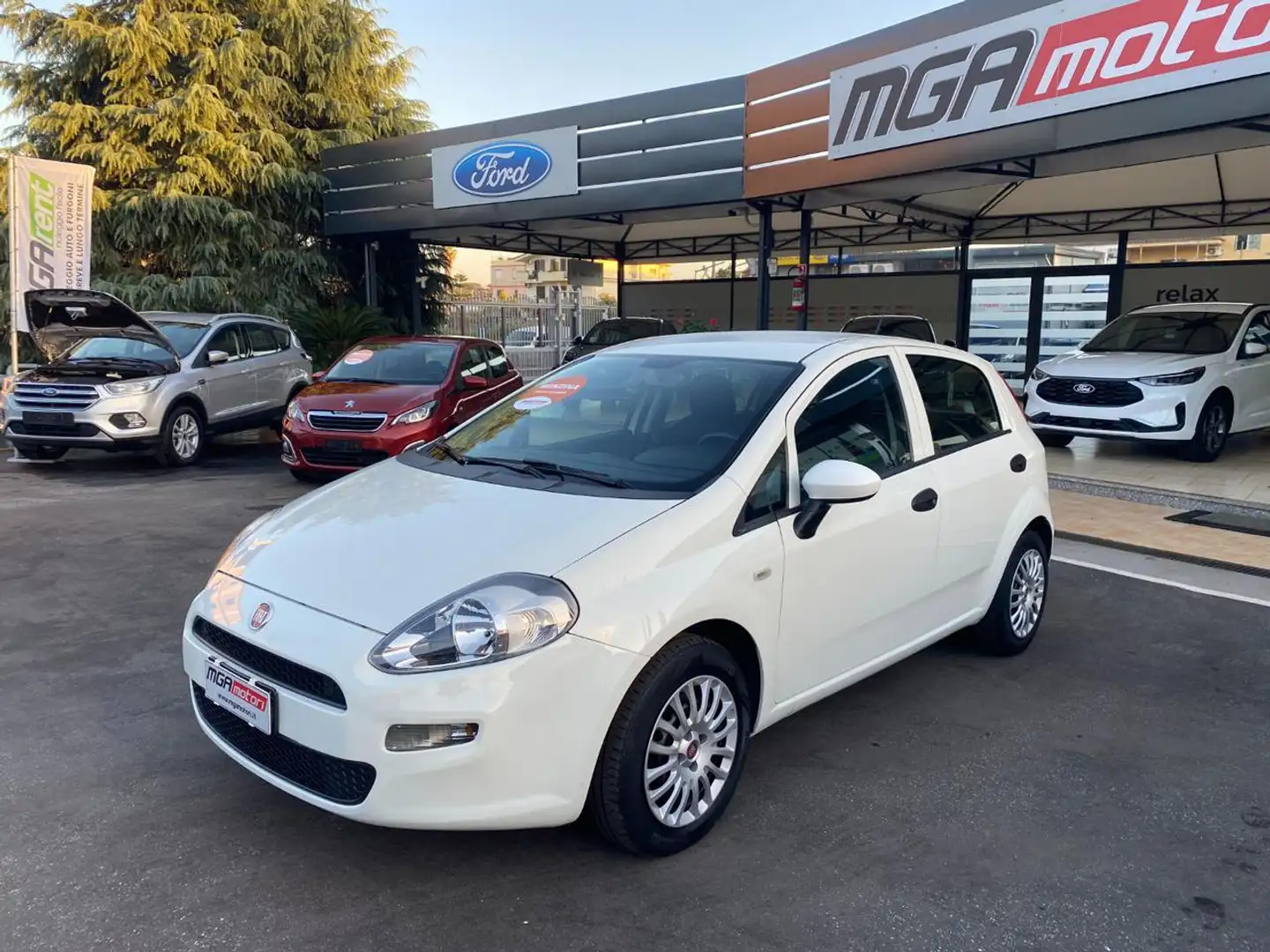 Fiat Punto 1.2 8V 5 porte Street Bianco - 1