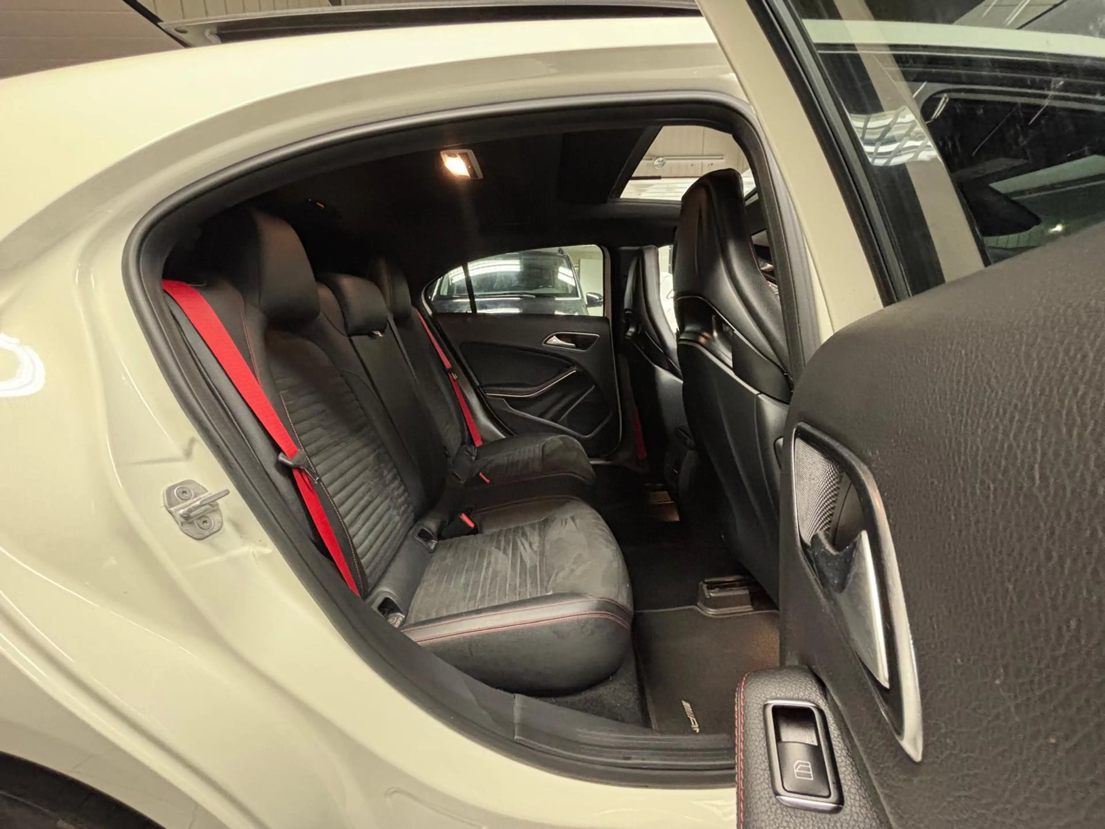 Mercedes-Benz A 45 AMG A 45 AMG 4-Matic — photo 11