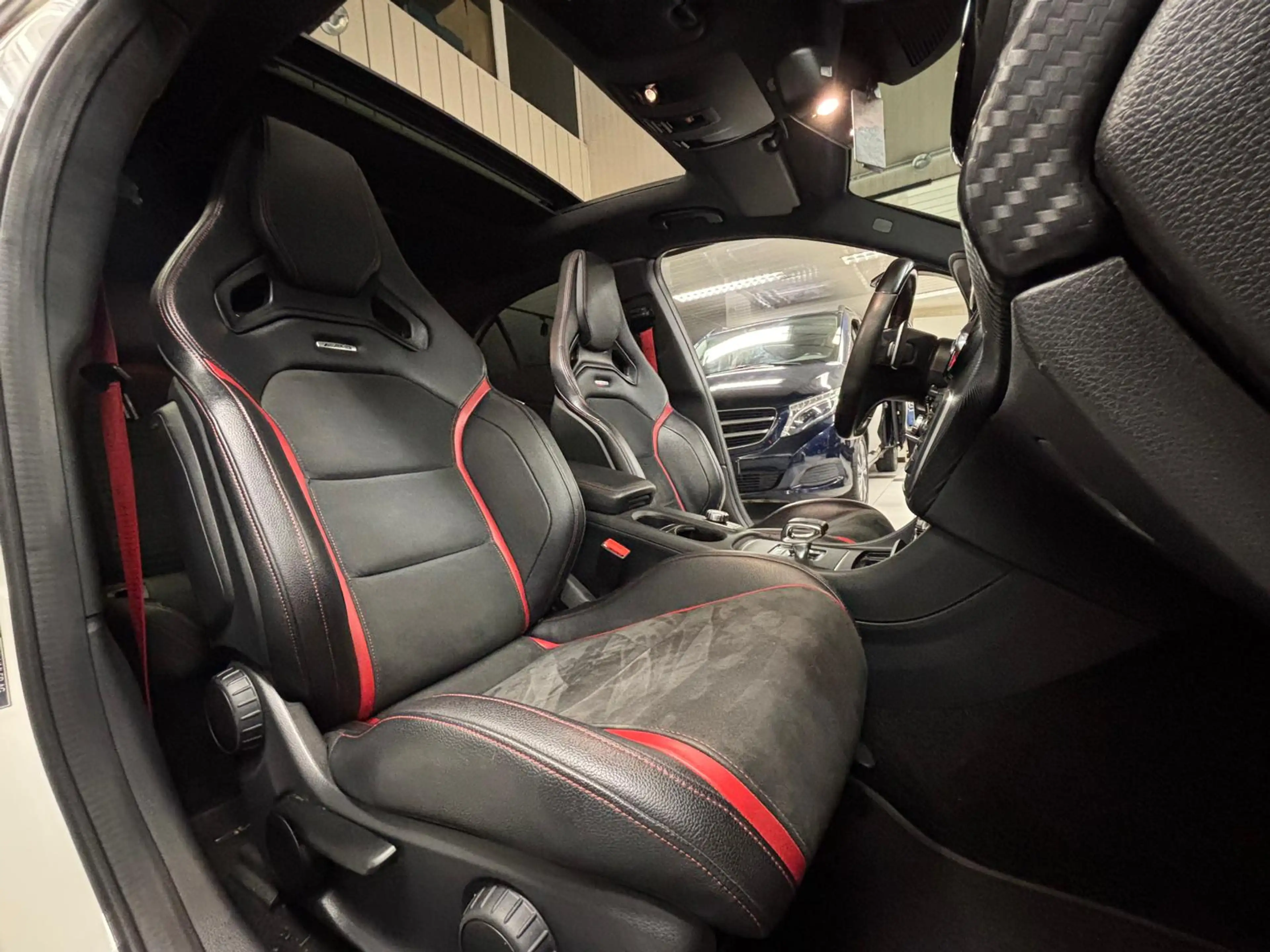 Mercedes-Benz A 45 AMG A 45 AMG 4-Matic — photo 9