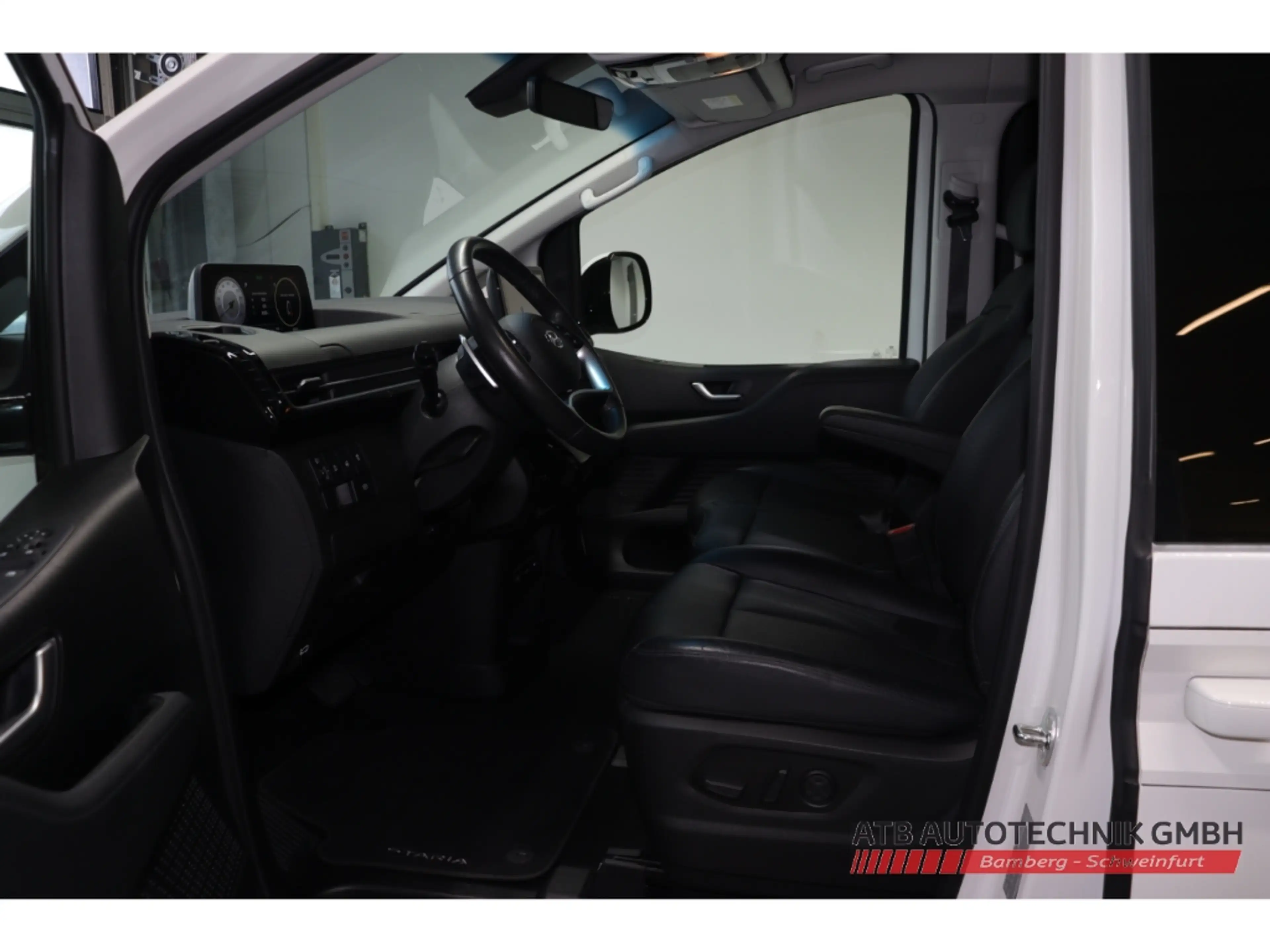 Hyundai STARIA Prime 2WD 2.2 CRDi Park-Paket Navi Bose Klimasitze — photo 7