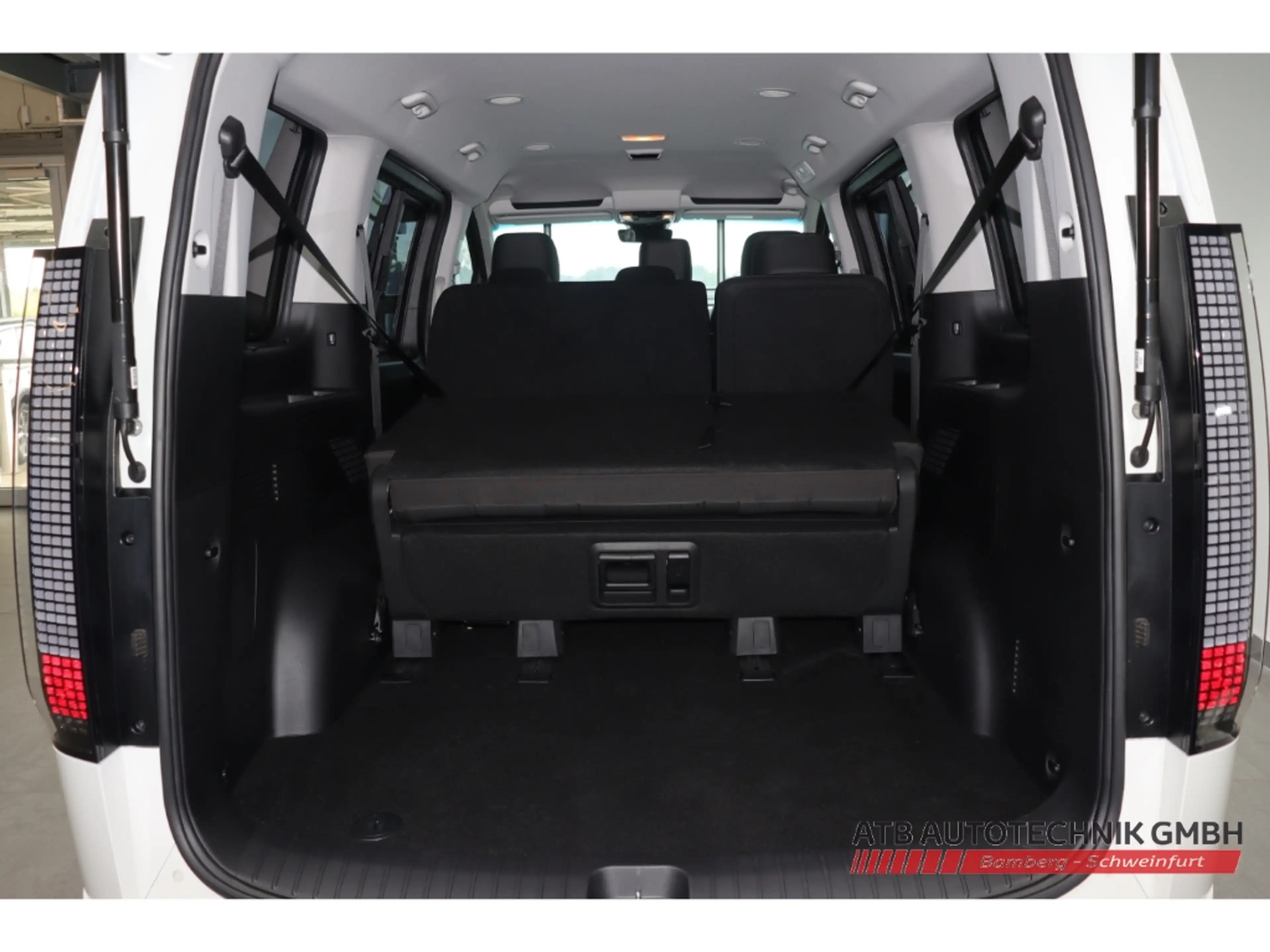 Hyundai STARIA Prime 2WD 2.2 CRDi Park-Paket Navi Bose Klimasitze — photo 15