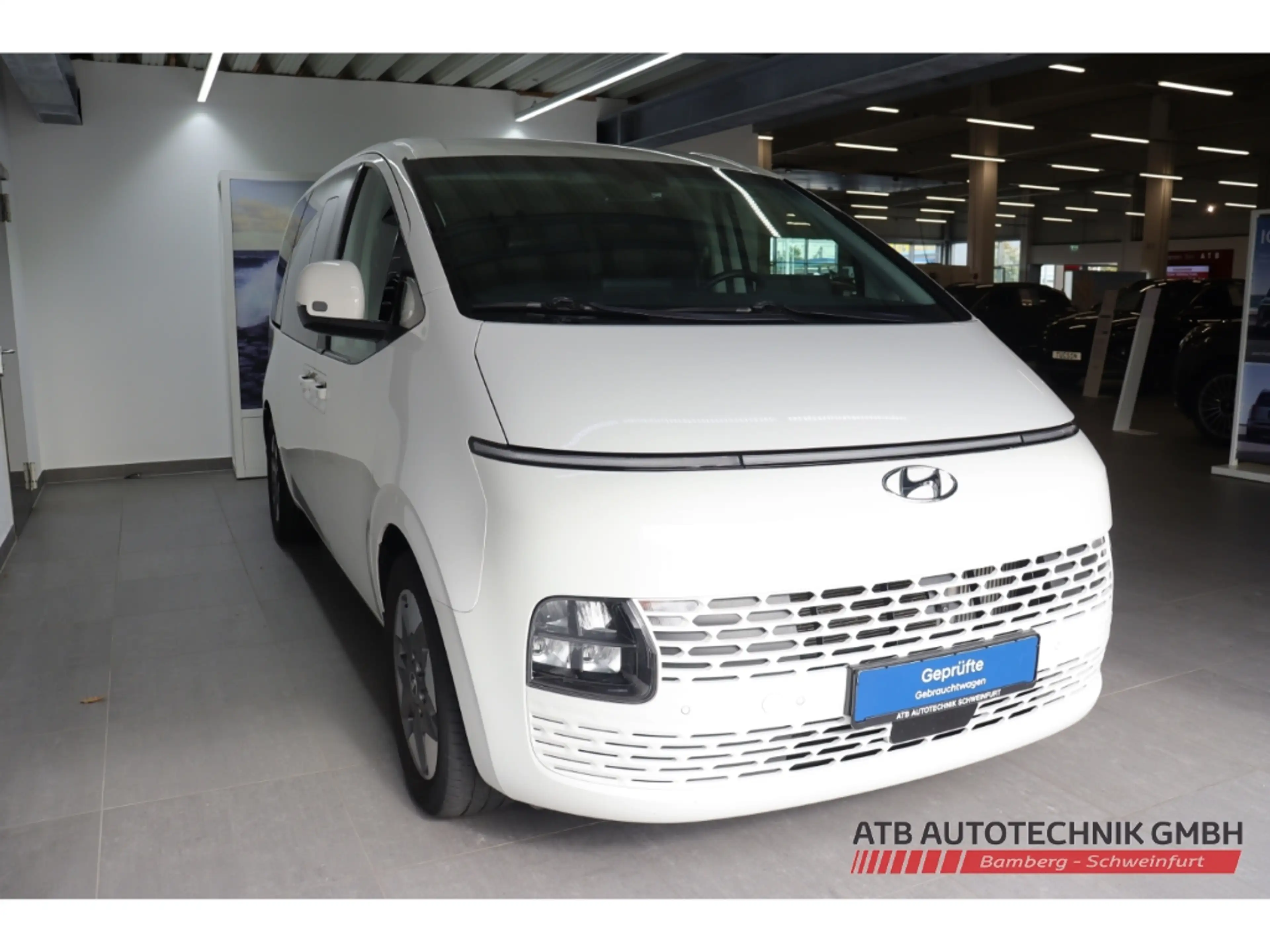 Hyundai STARIA Prime 2WD 2.2 CRDi Park-Paket Navi Bose Klimasitze — photo 4
