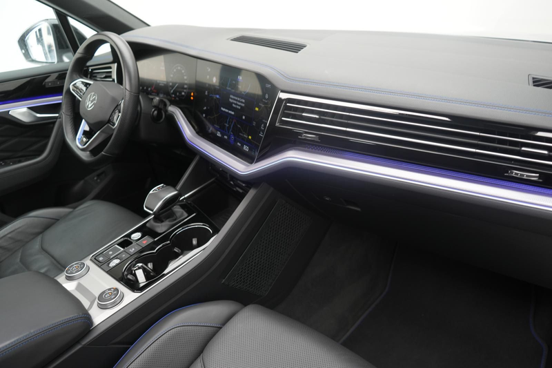 Volkswagen Touareg R e TSI 4Motion Leder/ACC/Kamera/Pano/AH — photo 7