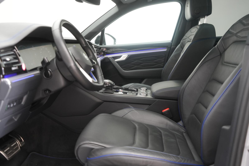 Volkswagen Touareg R e TSI 4Motion Leder/ACC/Kamera/Pano/AH — photo 9