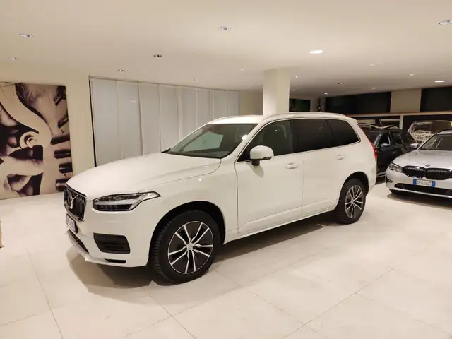 Volvo XC90 B5 (d) 235cv AWD auto 7posti Momentum Pelle Blis