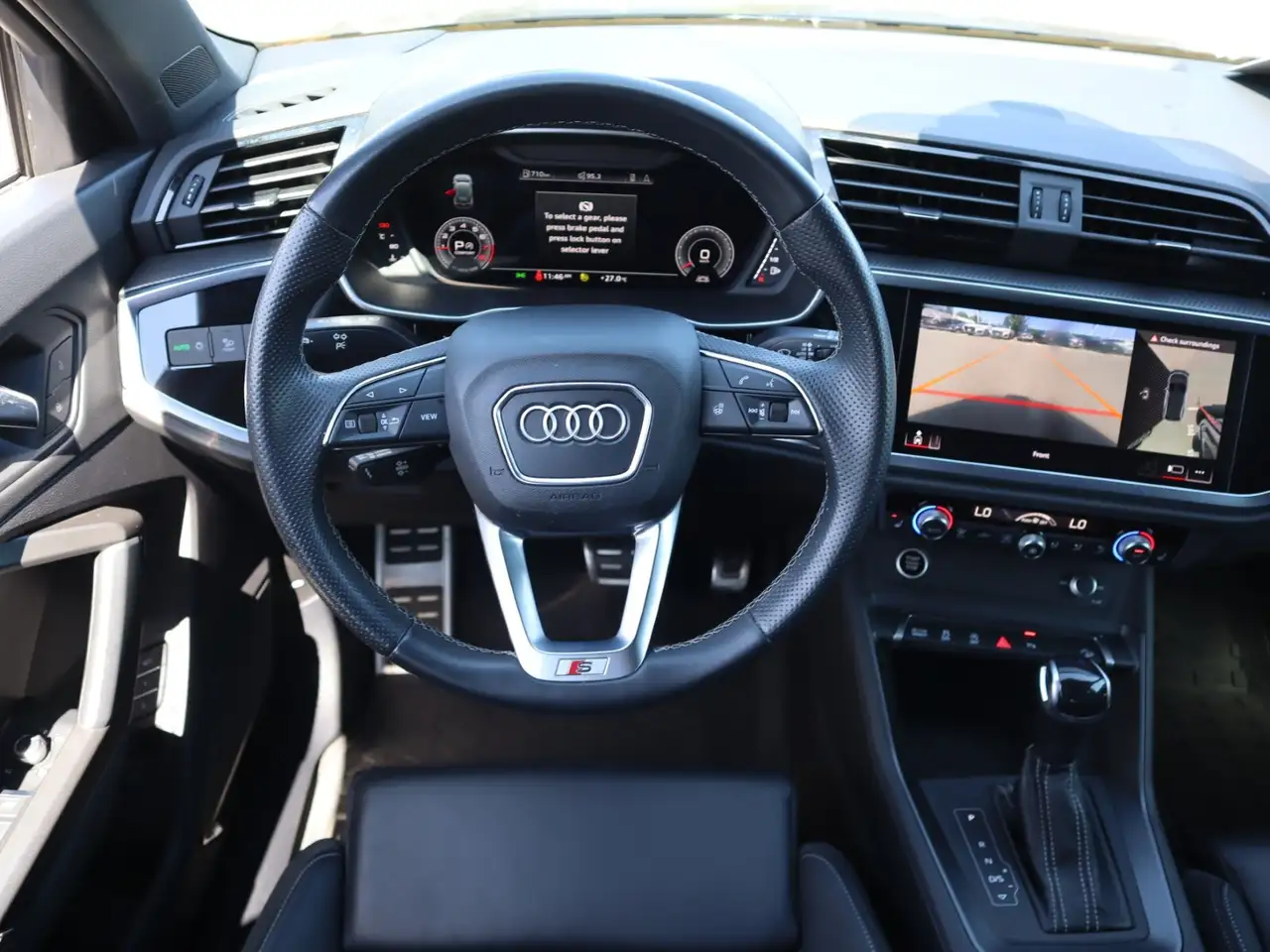 Audi Q3 снимка Audi Q3