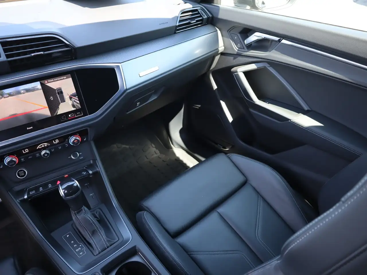 Audi Q3 снимка Audi Q3
