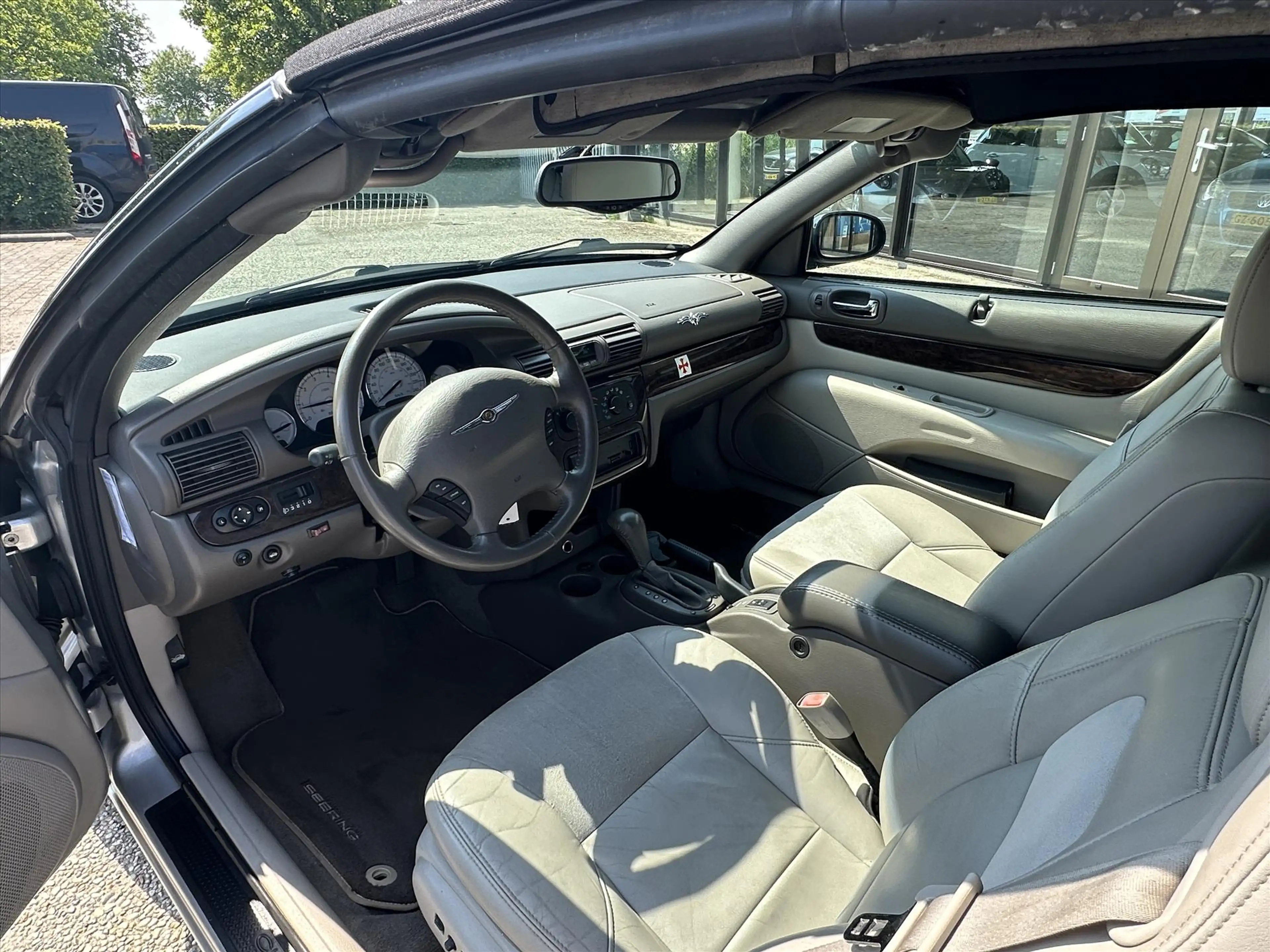 Chrysler Sebring 2.7 I V6 CABRIO AUT Limited — photo 6