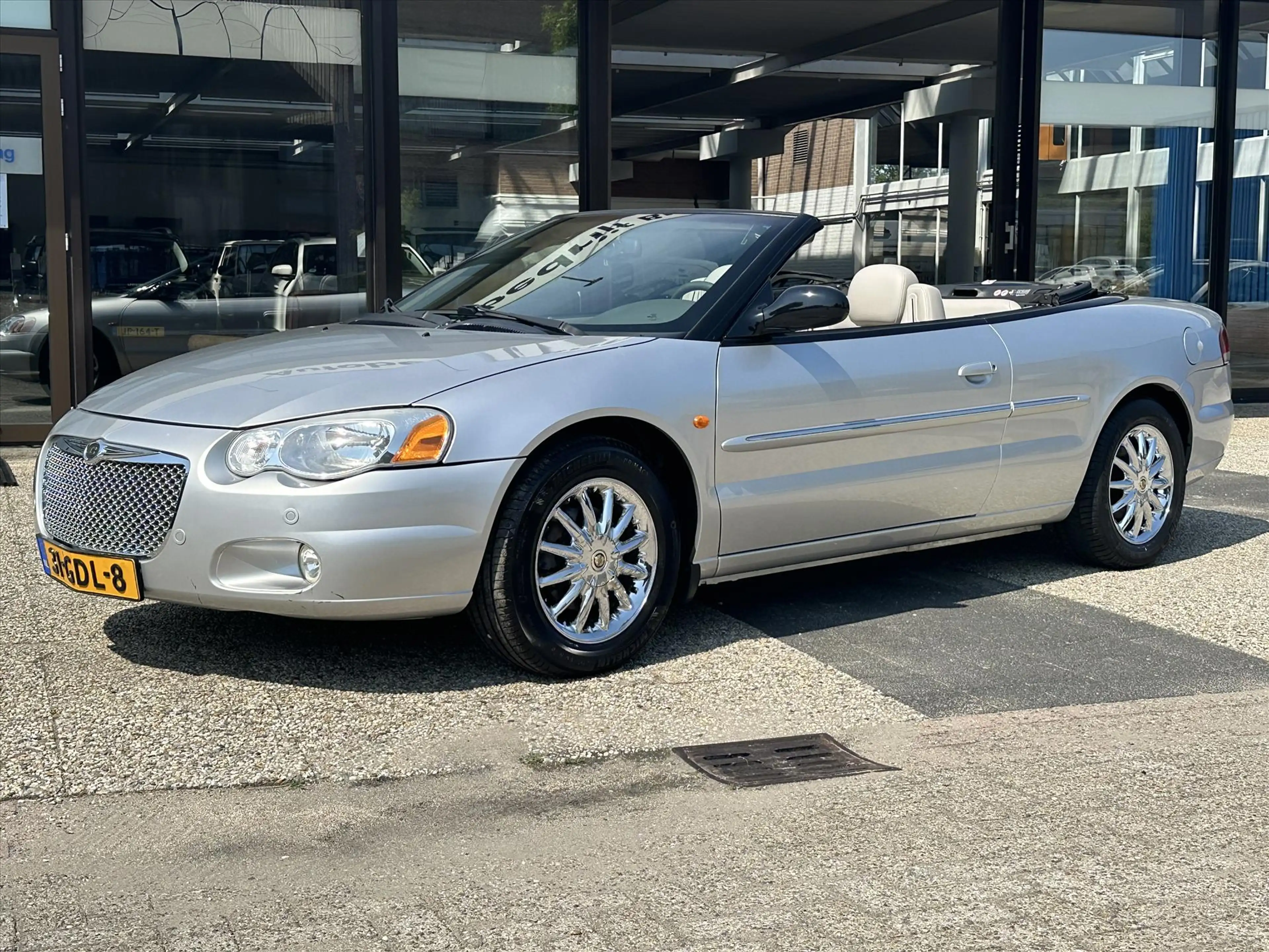 Chrysler Sebring 2.7 I V6 CABRIO AUT Limited — photo 10