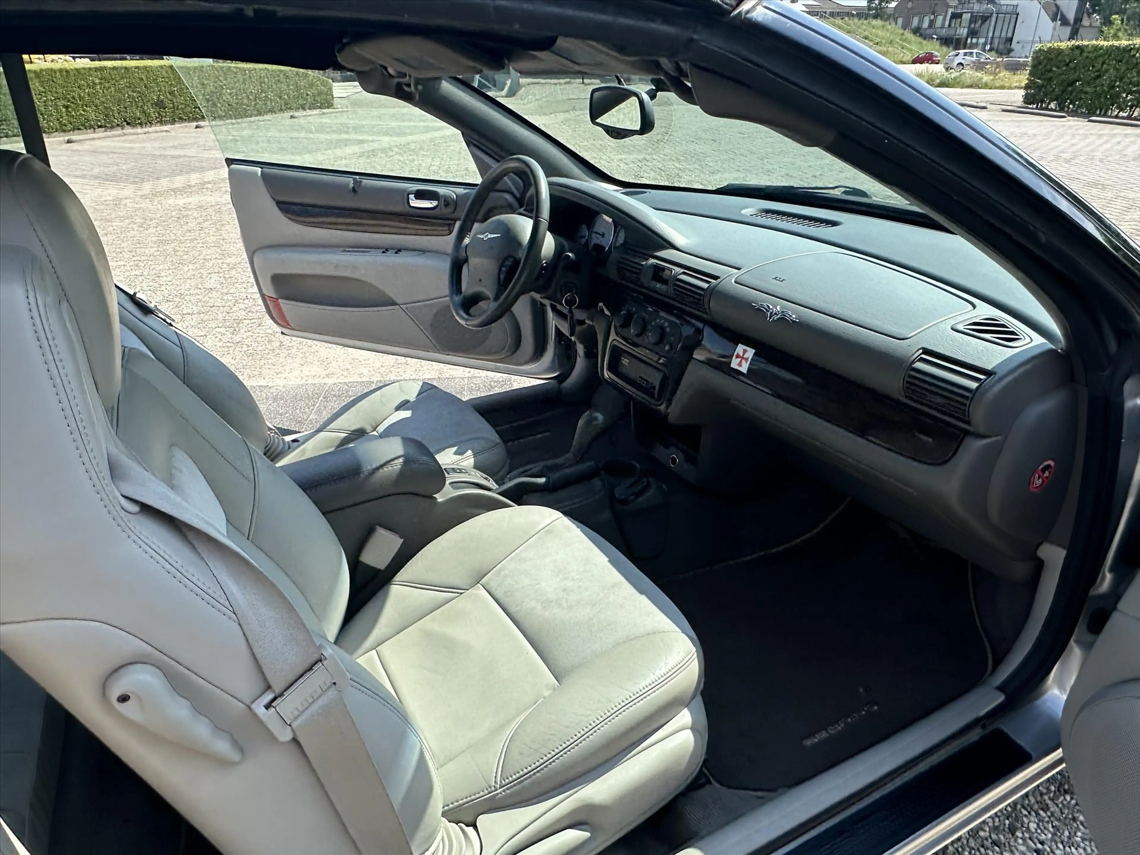Chrysler Sebring 2.7 I V6 CABRIO AUT Limited — photo 8
