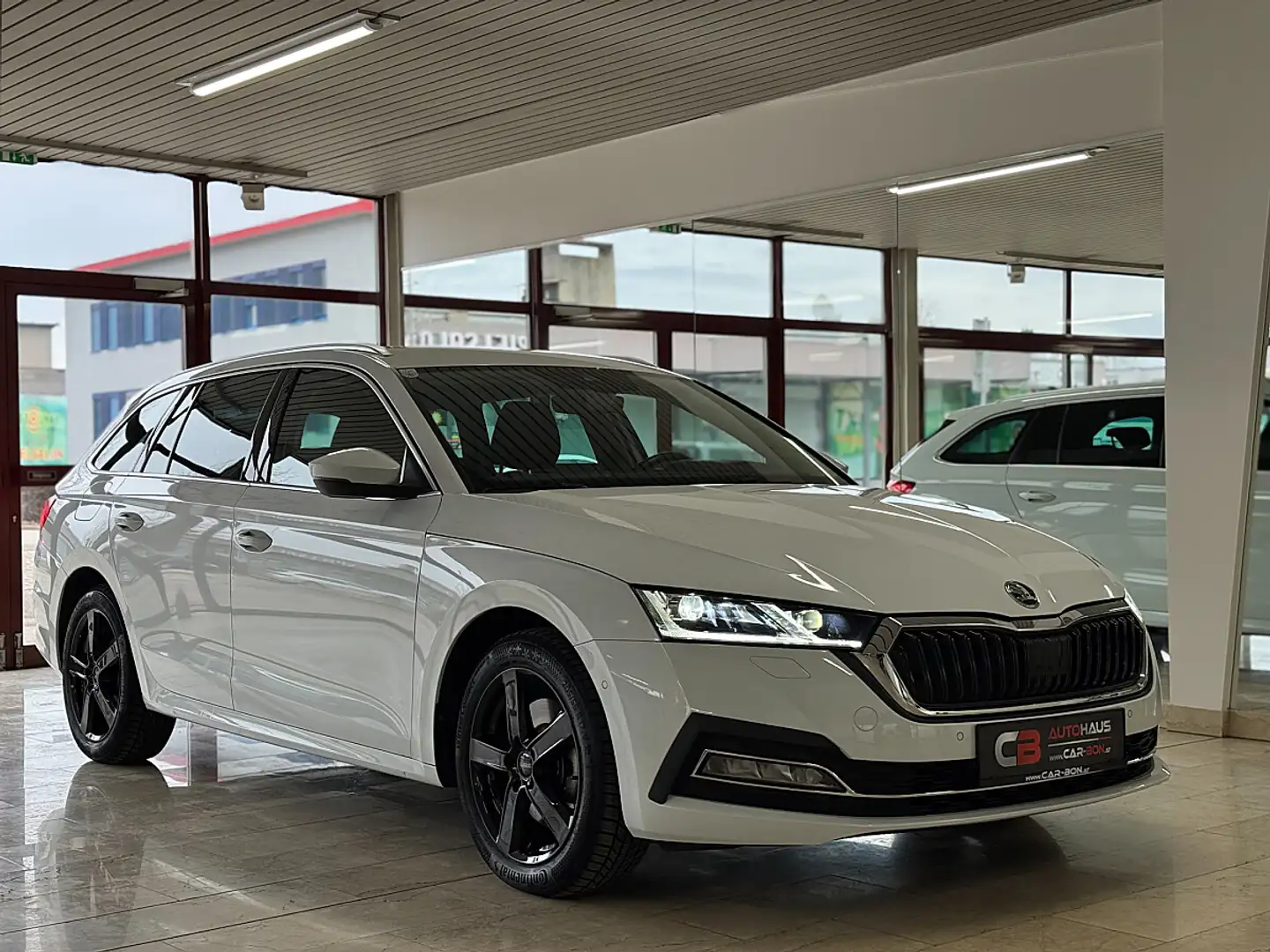 Skoda Octavia Combi 1,5 iV Style DSG, RFK, HUD Weiß - 1