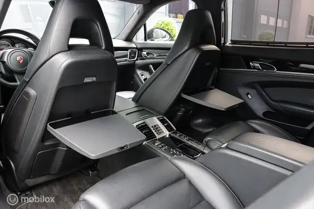 Porsche Panamera view 10