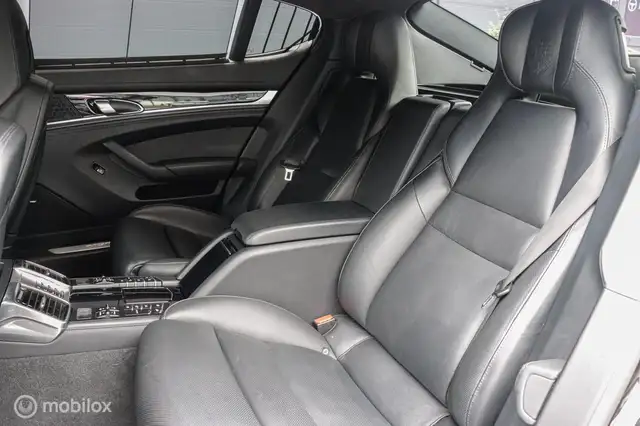 Porsche Panamera view 7
