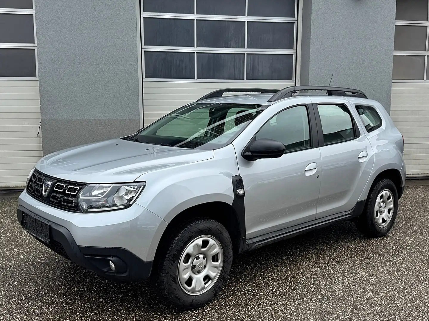 Dacia Duster Blue dCi 115 Comfort Silber - 1