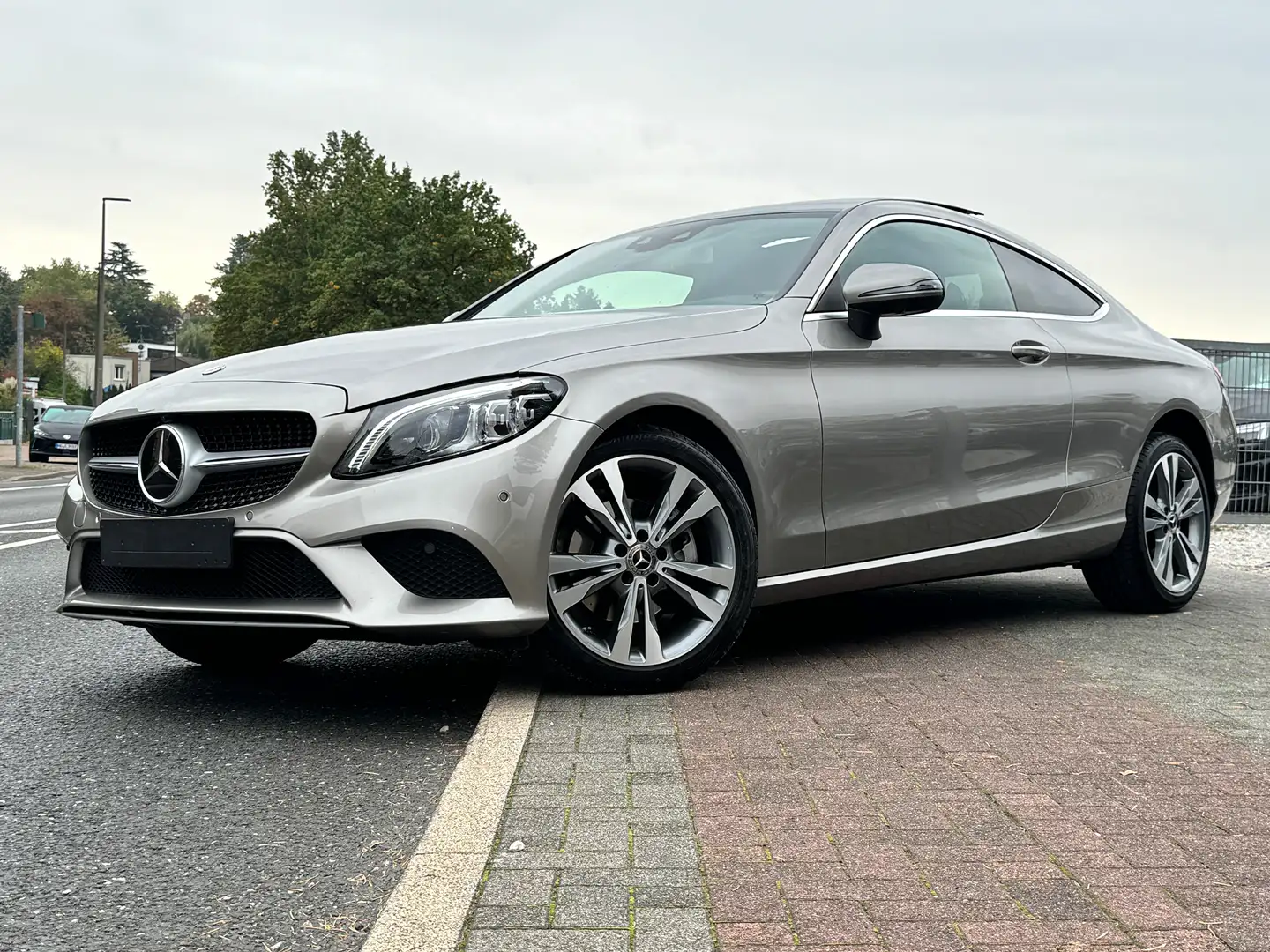 Mercedes-Benz C 200 C 200 Pano Luftfederung Sitzklima 360°Kam Sport Gris - 1