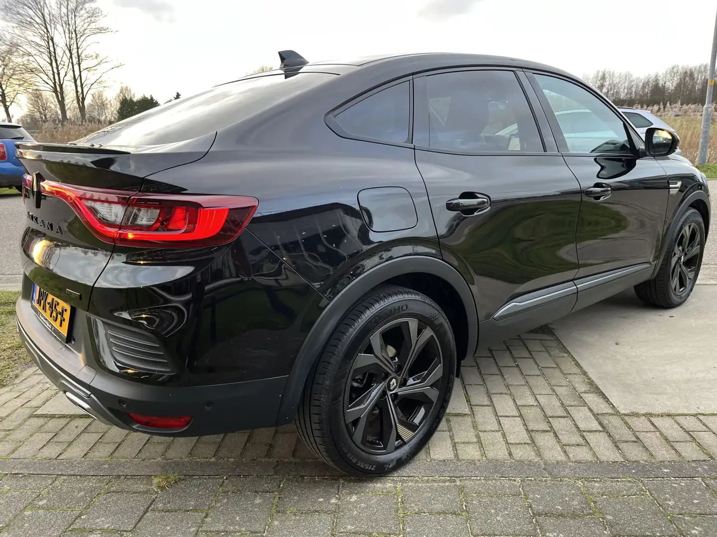 Renault Arkana 1.6 E-Tech hybrid 145 E-Tech engineered / Adaptive crna - 2