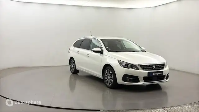 Peugeot 308 view 3