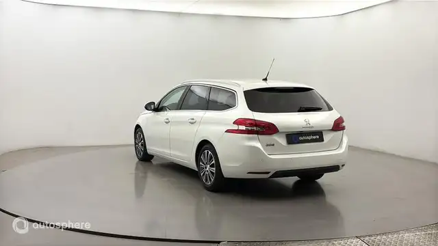 Peugeot 308 view 8
