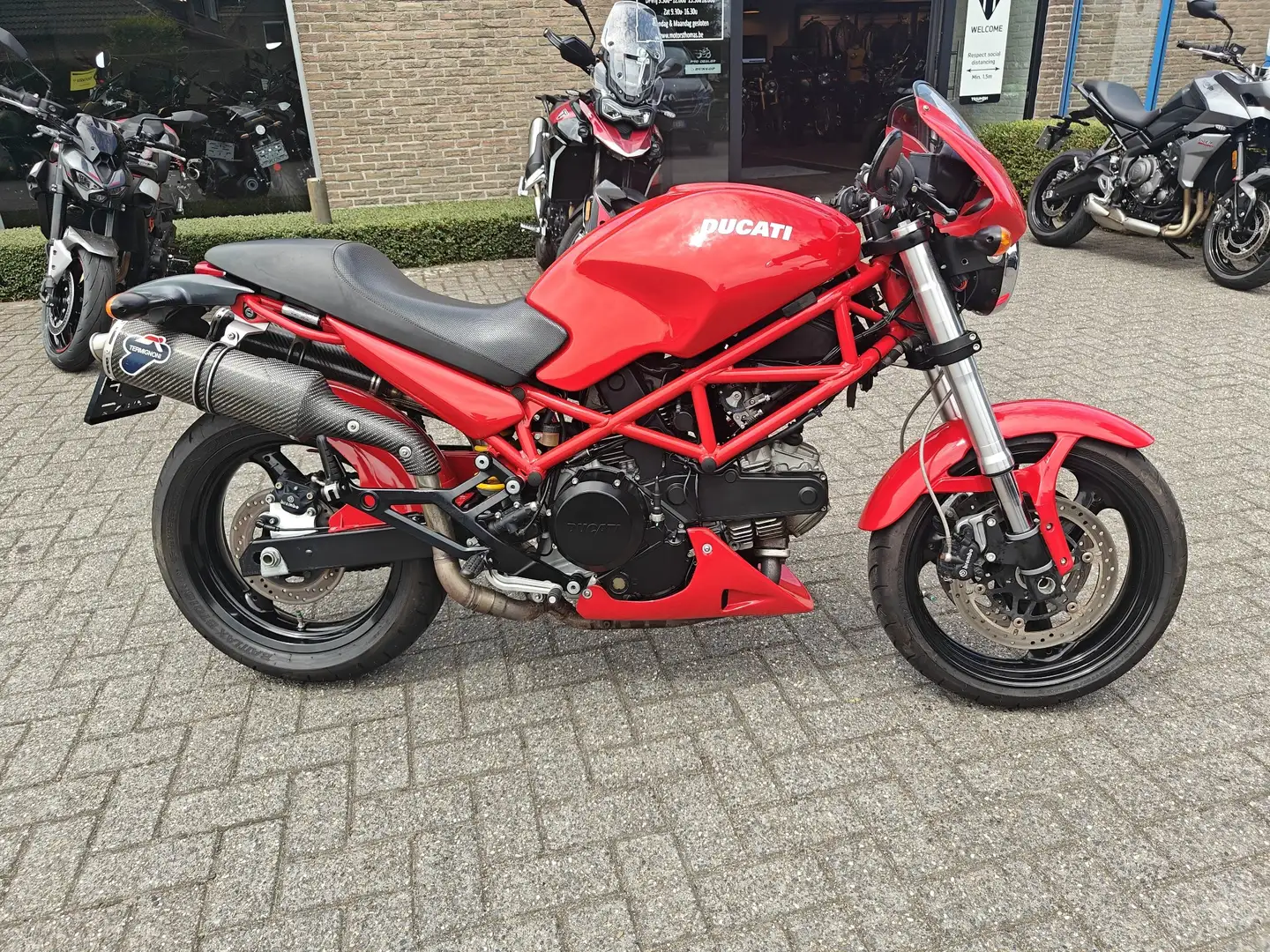 Ducati Monster 695 Rot - 2