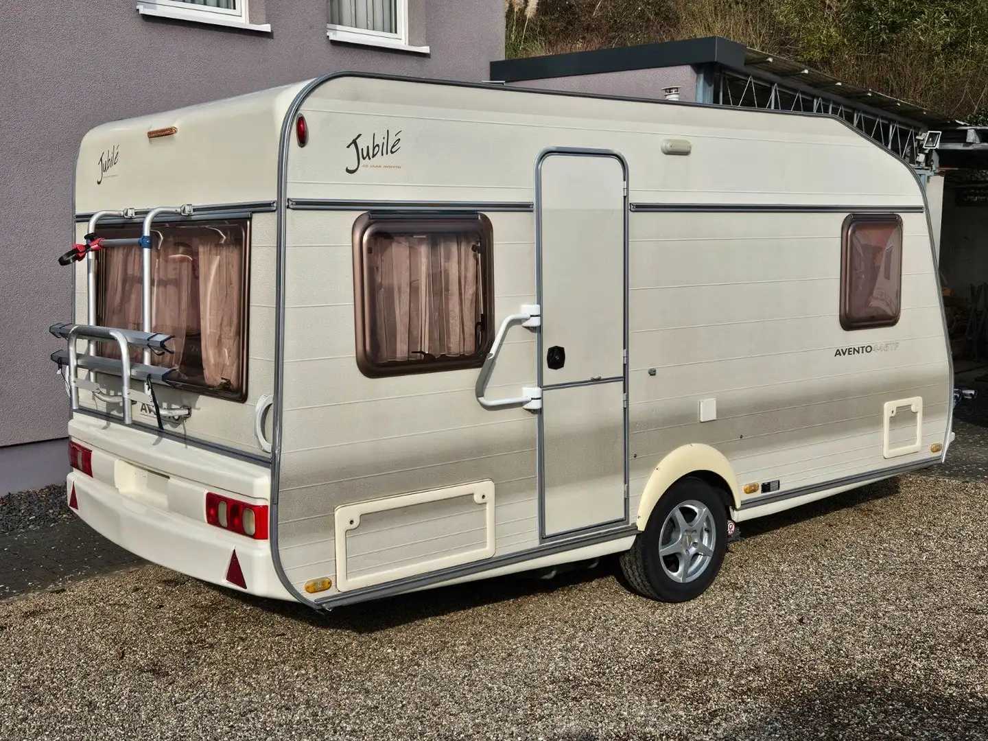 Avento 445 TF Jubile, Mover, Festbett, 100km, Fußb.Heiz - 2