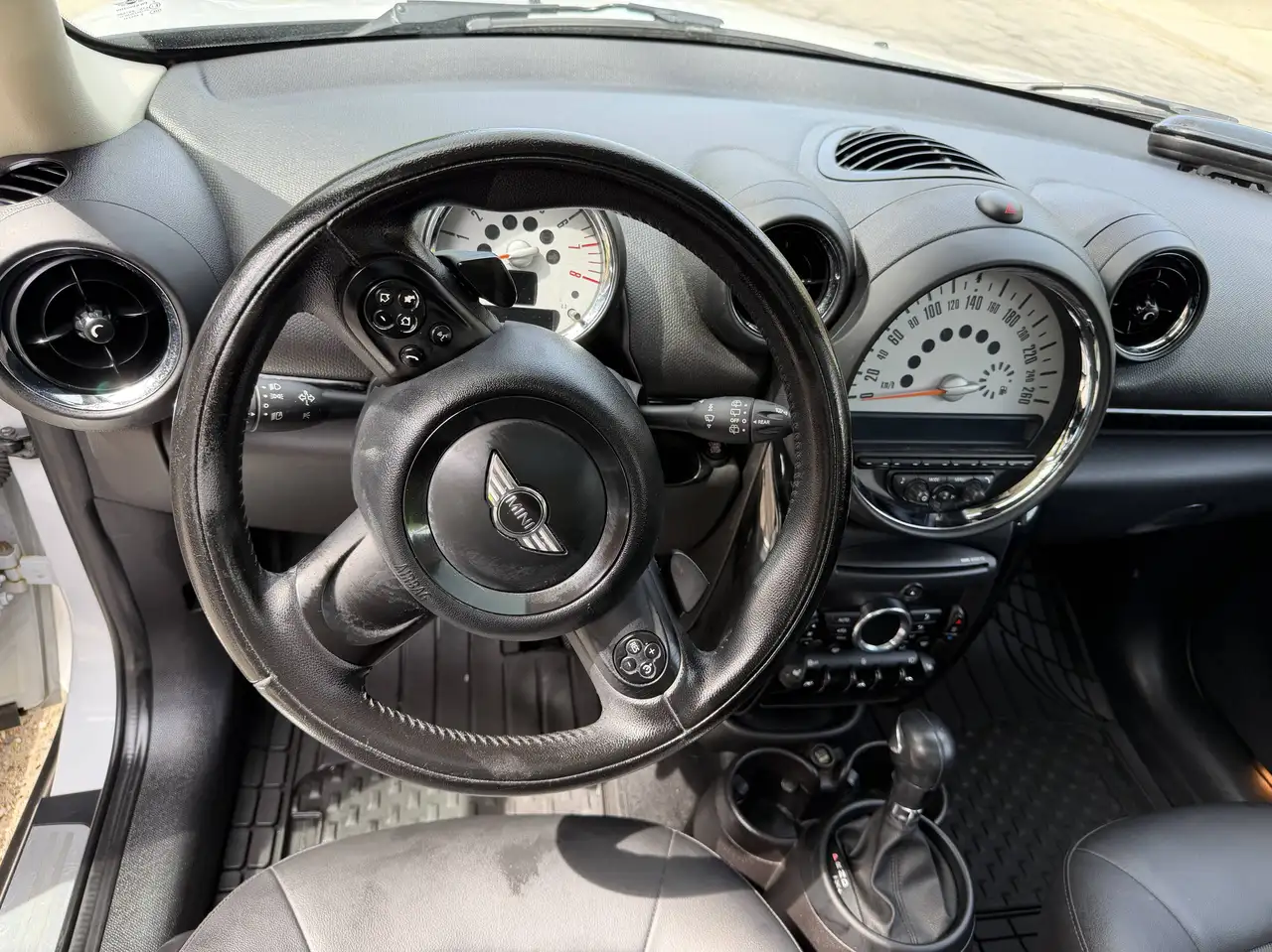 MINI Cooper Countryman photo MINI Cooper Countryman