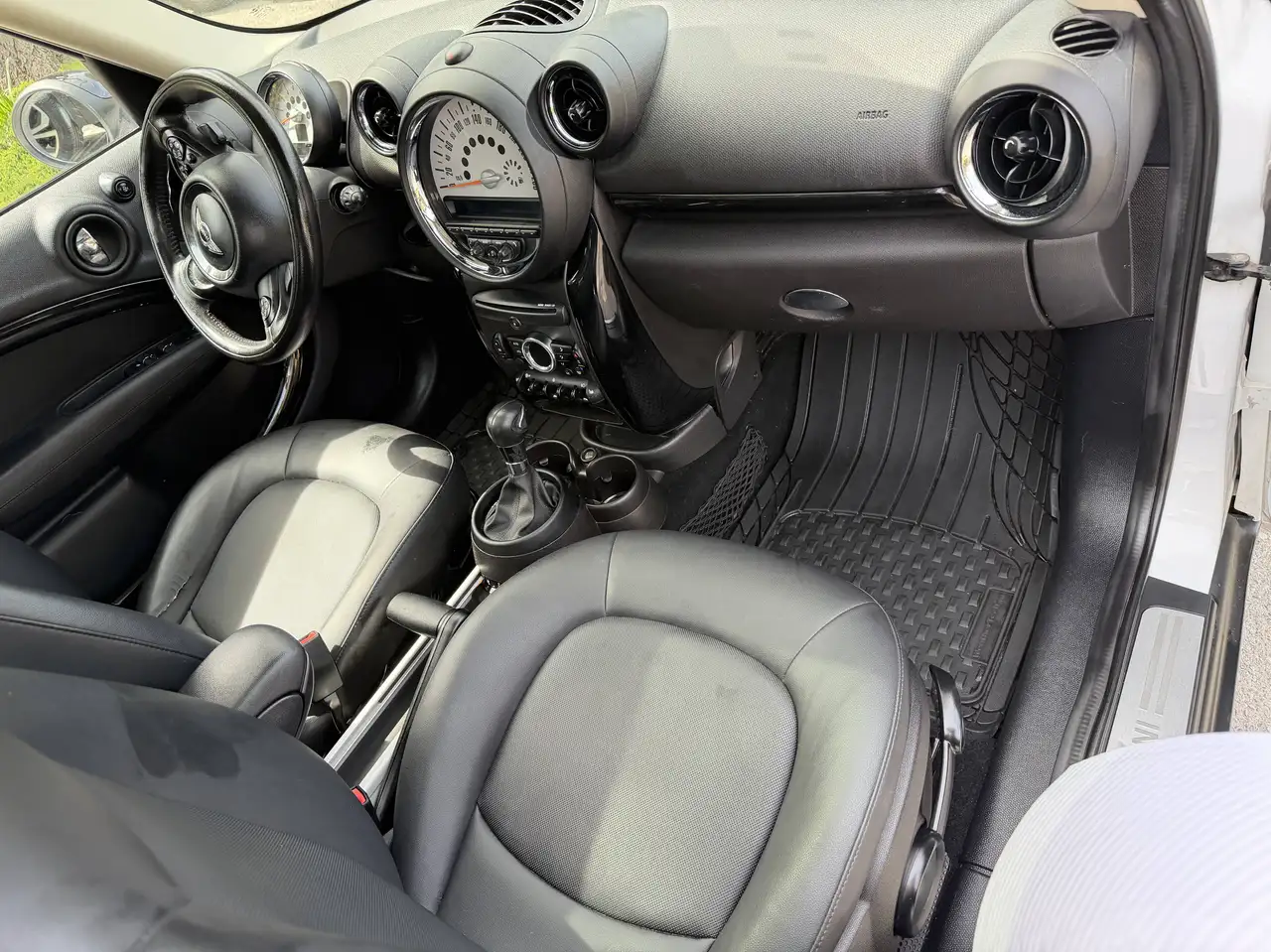 MINI Cooper Countryman photo MINI Cooper Countryman