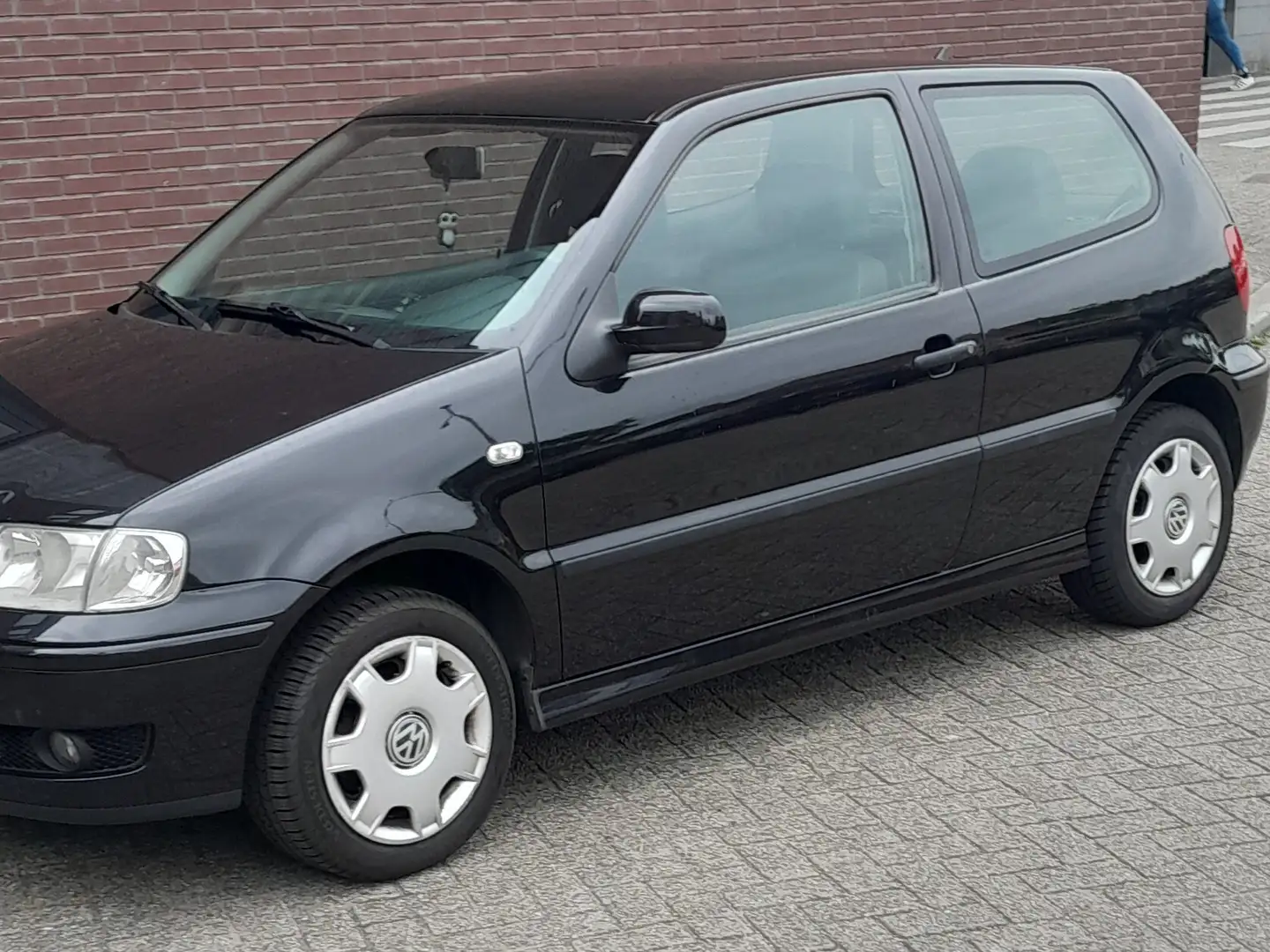 Volkswagen Polo Polo 1.4-16V Trendline Zwart - 1