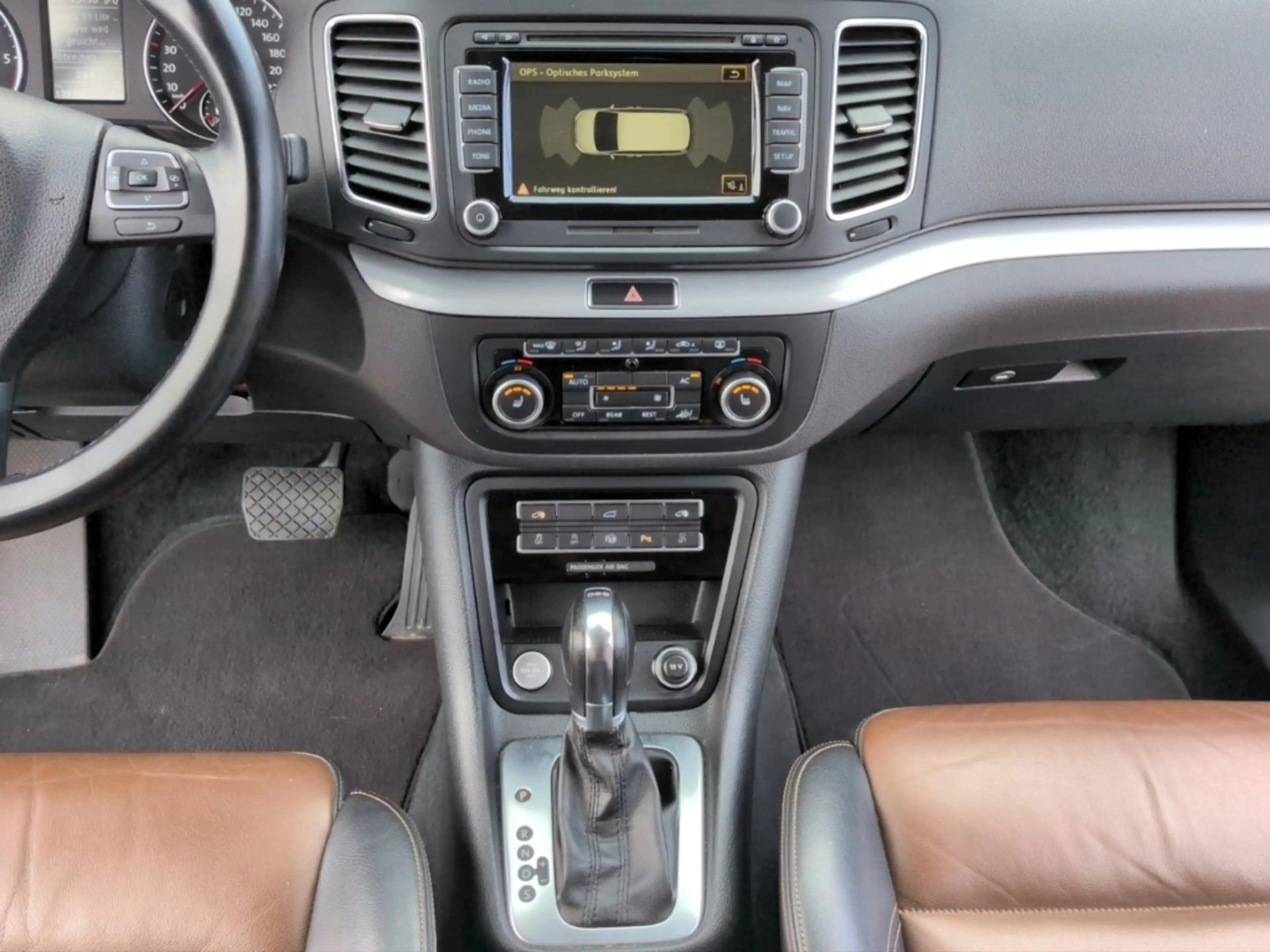 Volkswagen Sharan Highline 7-Sitze TDI*DSG Leder Navi Tempo — photo 7