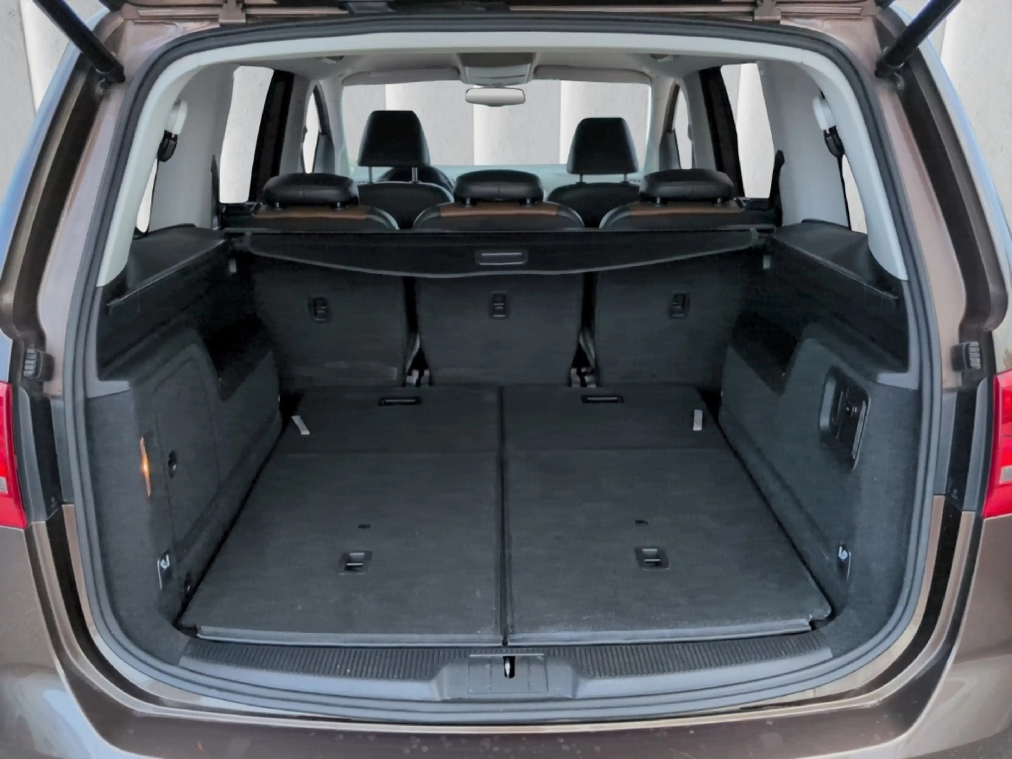 Volkswagen Sharan Highline 7-Sitze TDI*DSG Leder Navi Tempo — photo 11