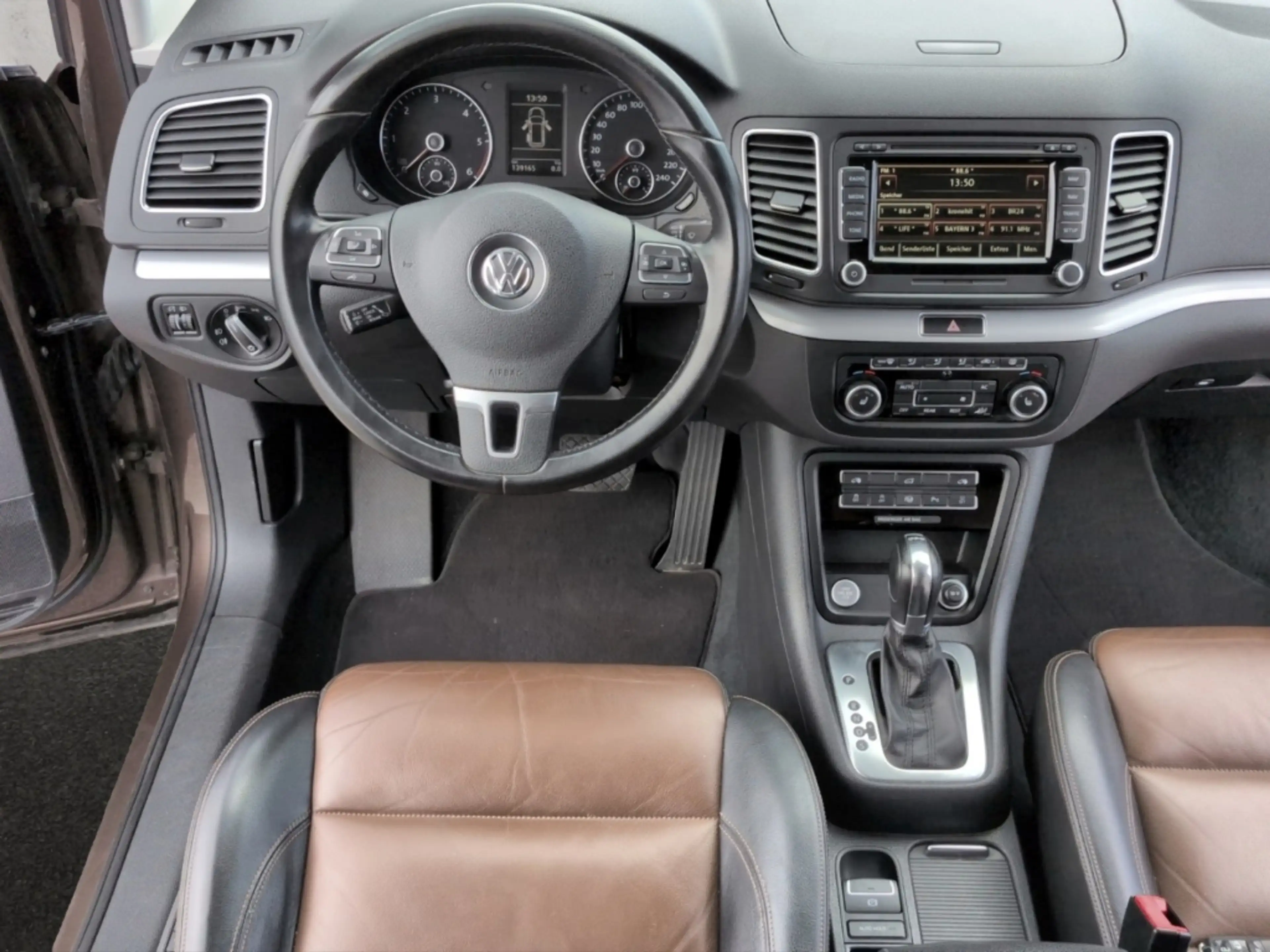 Volkswagen Sharan Highline 7-Sitze TDI*DSG Leder Navi Tempo — photo 6