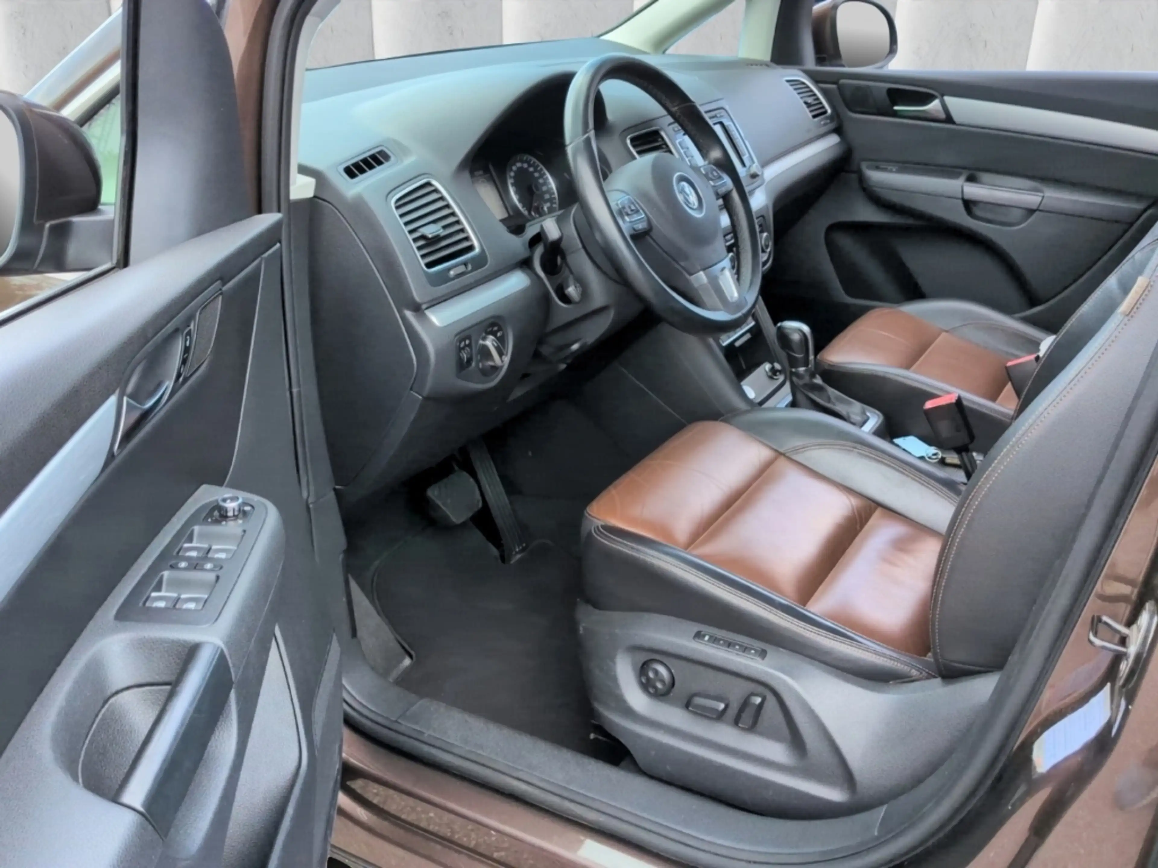 Volkswagen Sharan Highline 7-Sitze TDI*DSG Leder Navi Tempo — photo 5