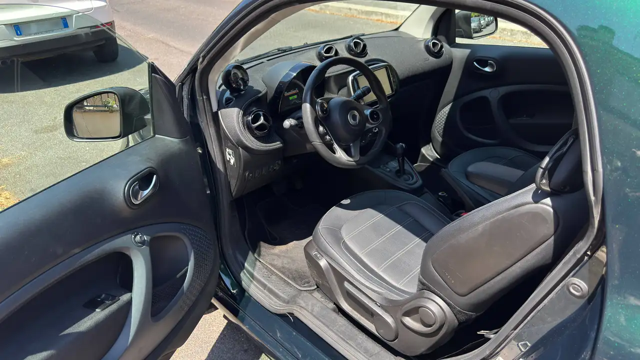smart forTwo 2023 — фото 11