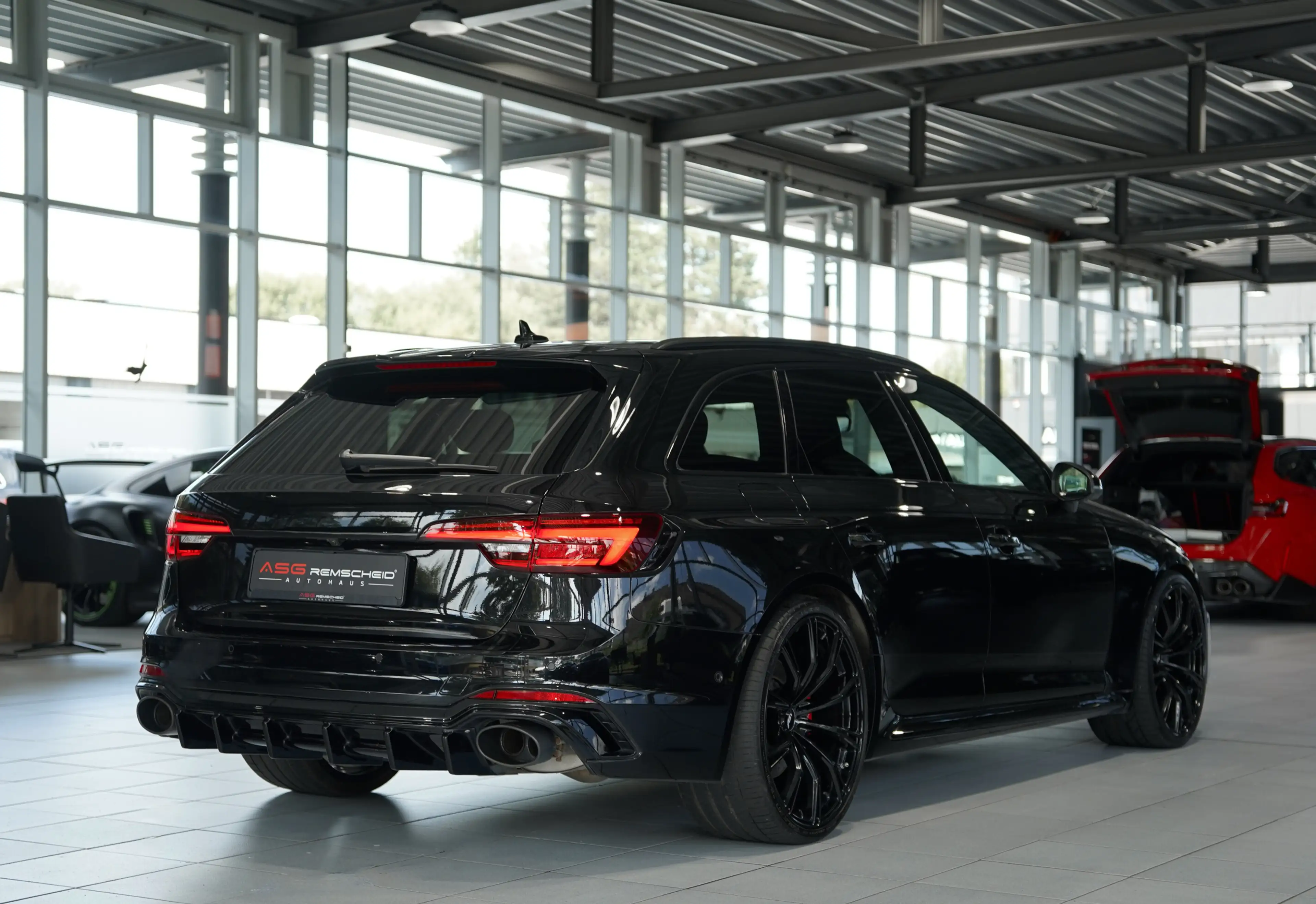 Audi RS4 Avant q. *B&O*Milltek-AGA*Pano*H-UP*Dynamik — photo 8