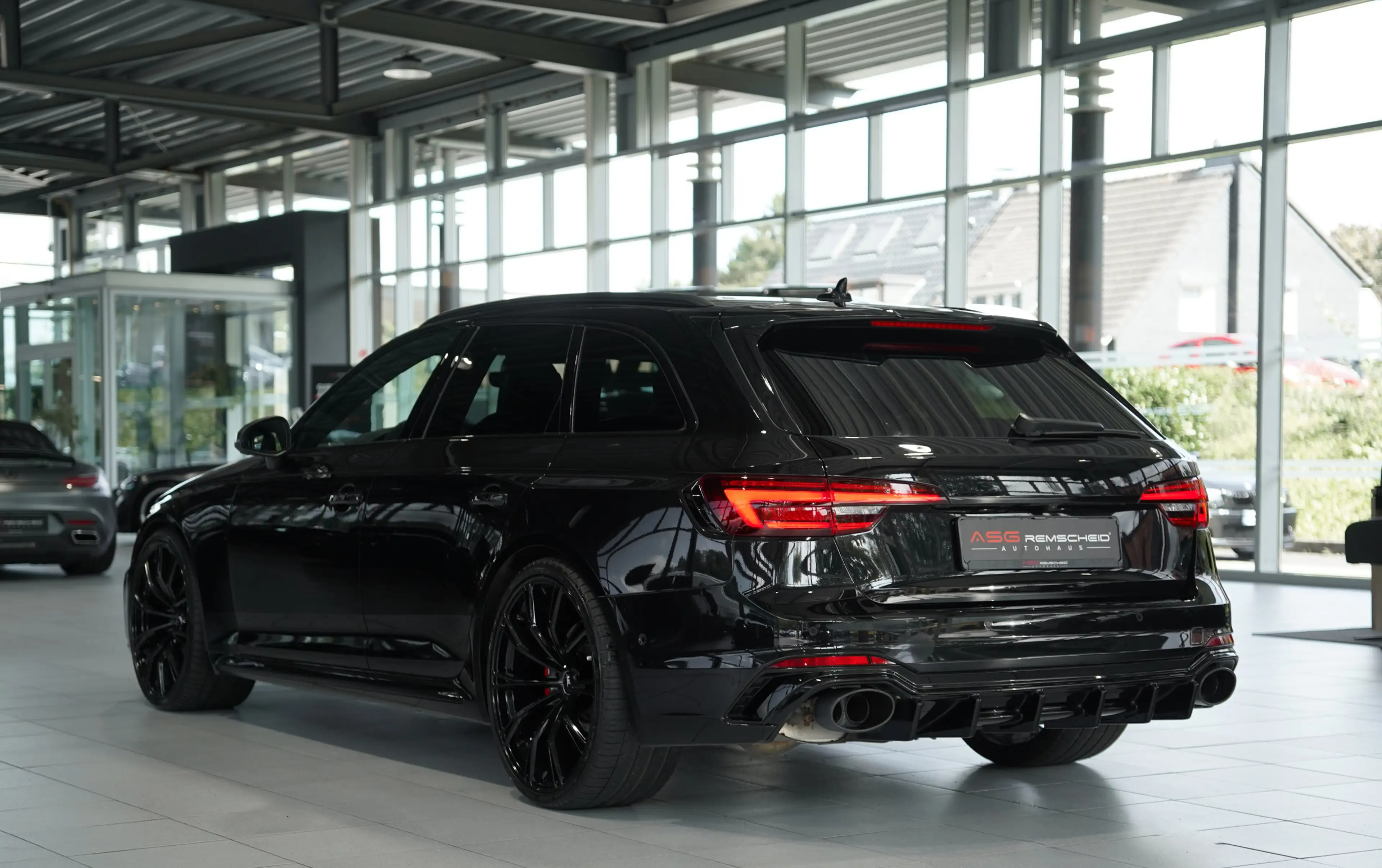 Audi RS4 Avant q. *B&O*Milltek-AGA*Pano*H-UP*Dynamik — photo 10