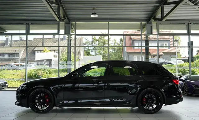 Audi RS4 view 12