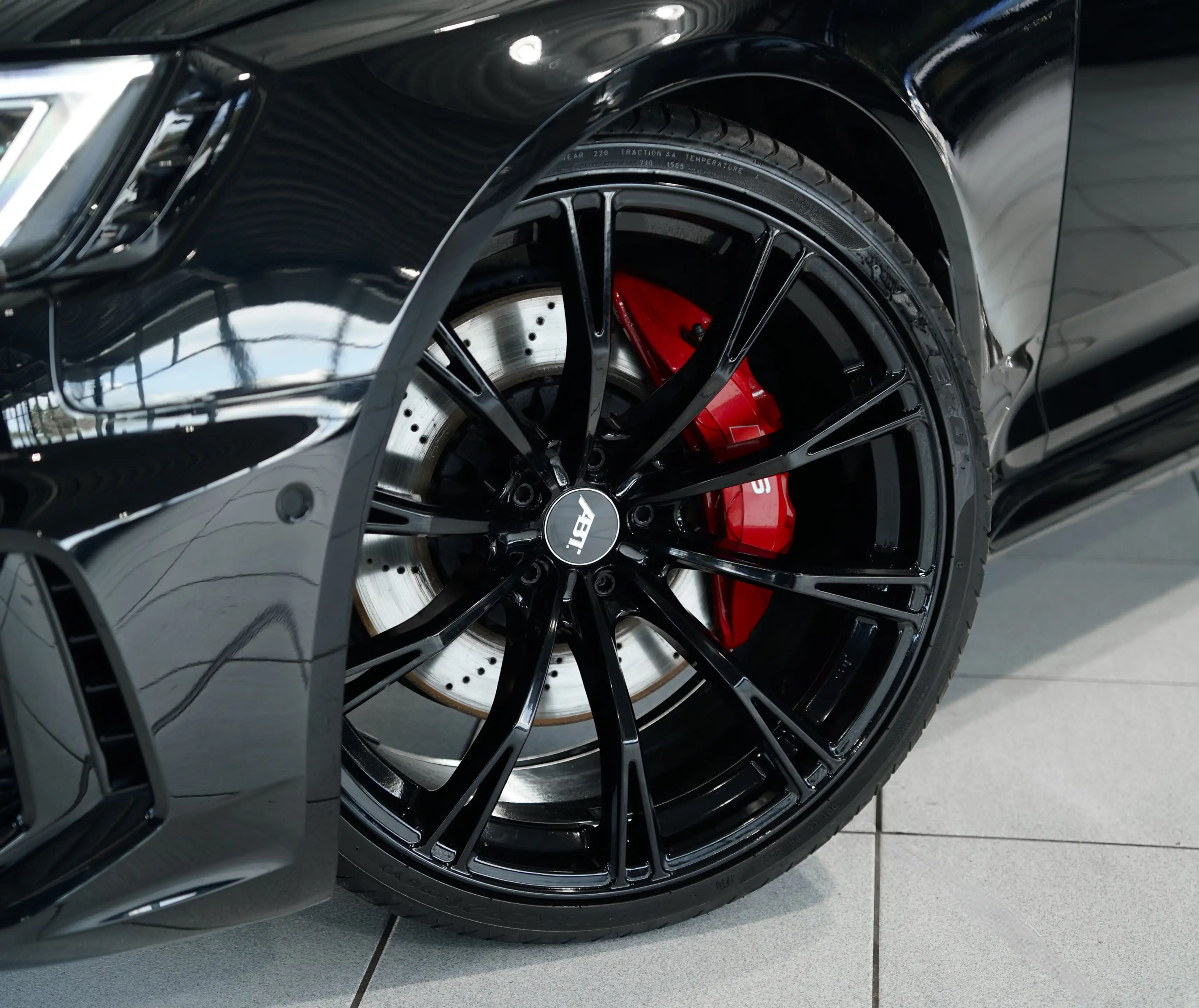 Audi RS4 Avant q. *B&O*Milltek-AGA*Pano*H-UP*Dynamik — photo 3