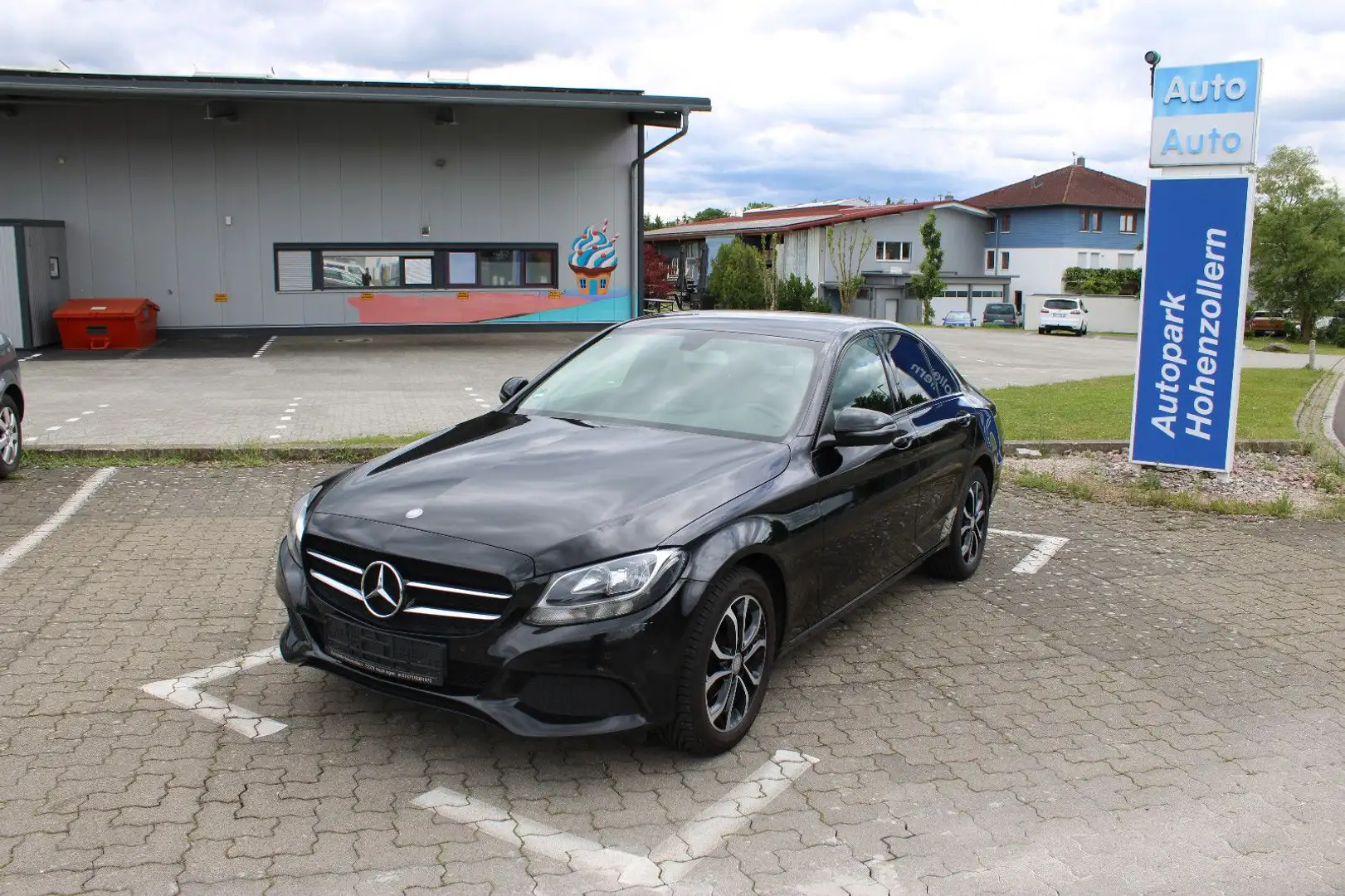 Mercedes-Benz C 180 d C -Klasse Lim. BlueTec / d *AHK* Black - 1