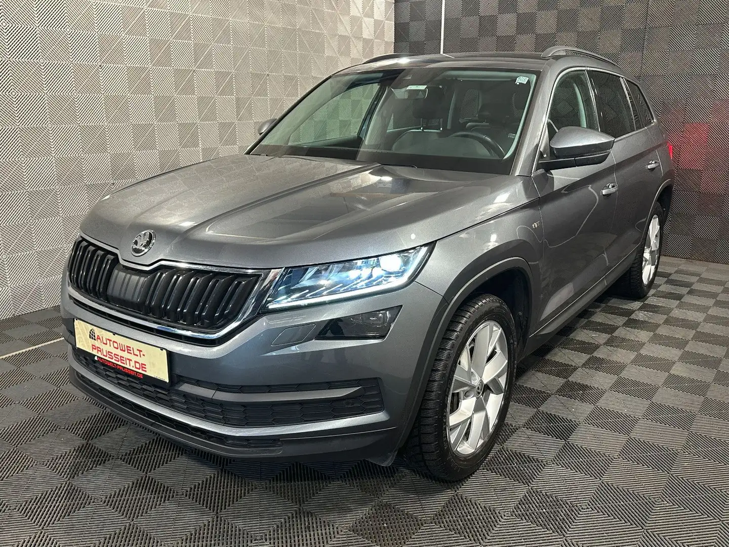 Skoda Kodiaq 4x4*SOLEIL*LED-STAND.H-ACC-R.KAM-NAV-WLAN Gris - 2