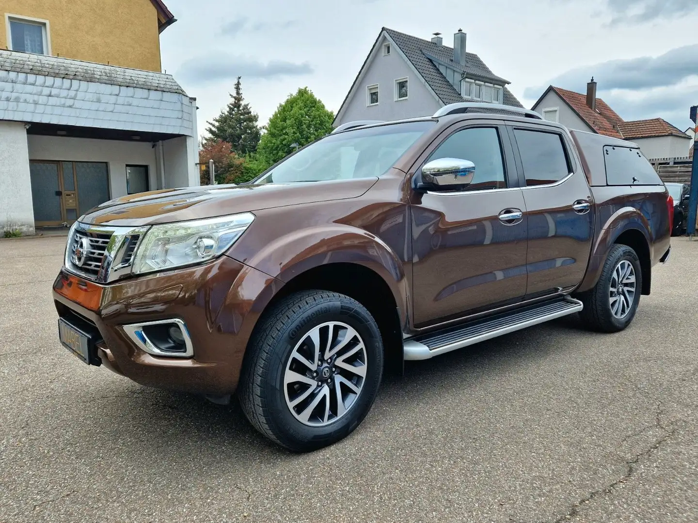 Nissan Navara NP300 N-Connecta 4x4 Double Cab+VOLL+1.HD Brun - 1