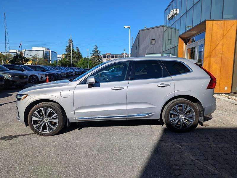 2022 Volvo XC60 T8 Expression | HK Audio | PHEV | AWD | Clean alt 5