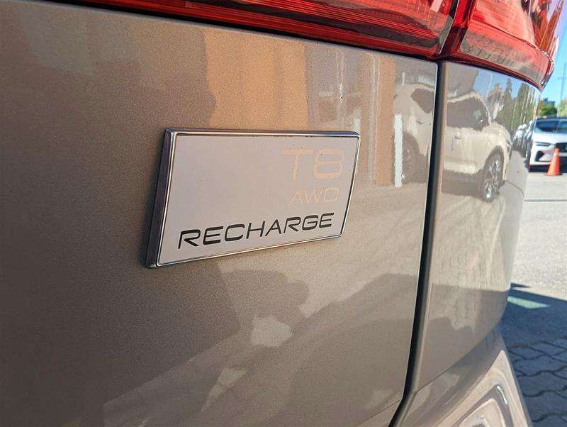 2022 Volvo XC60 T8 Expression | HK Audio | PHEV | AWD | Clean thumb 21