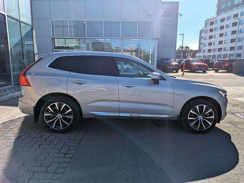 2022 Volvo XC60 T8 Expression | HK Audio | PHEV | AWD | Clean alt 2