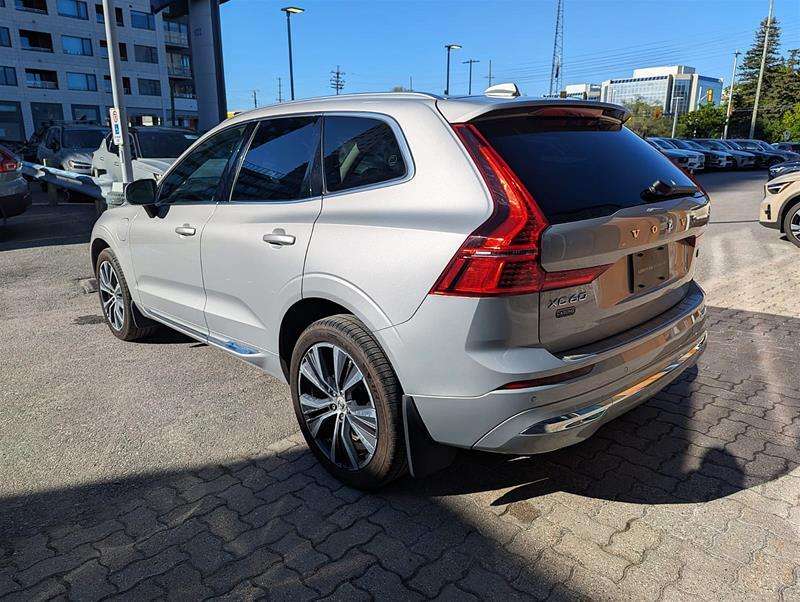 2022 Volvo XC60 T8 Expression | HK Audio | PHEV | AWD | Clean alt 4