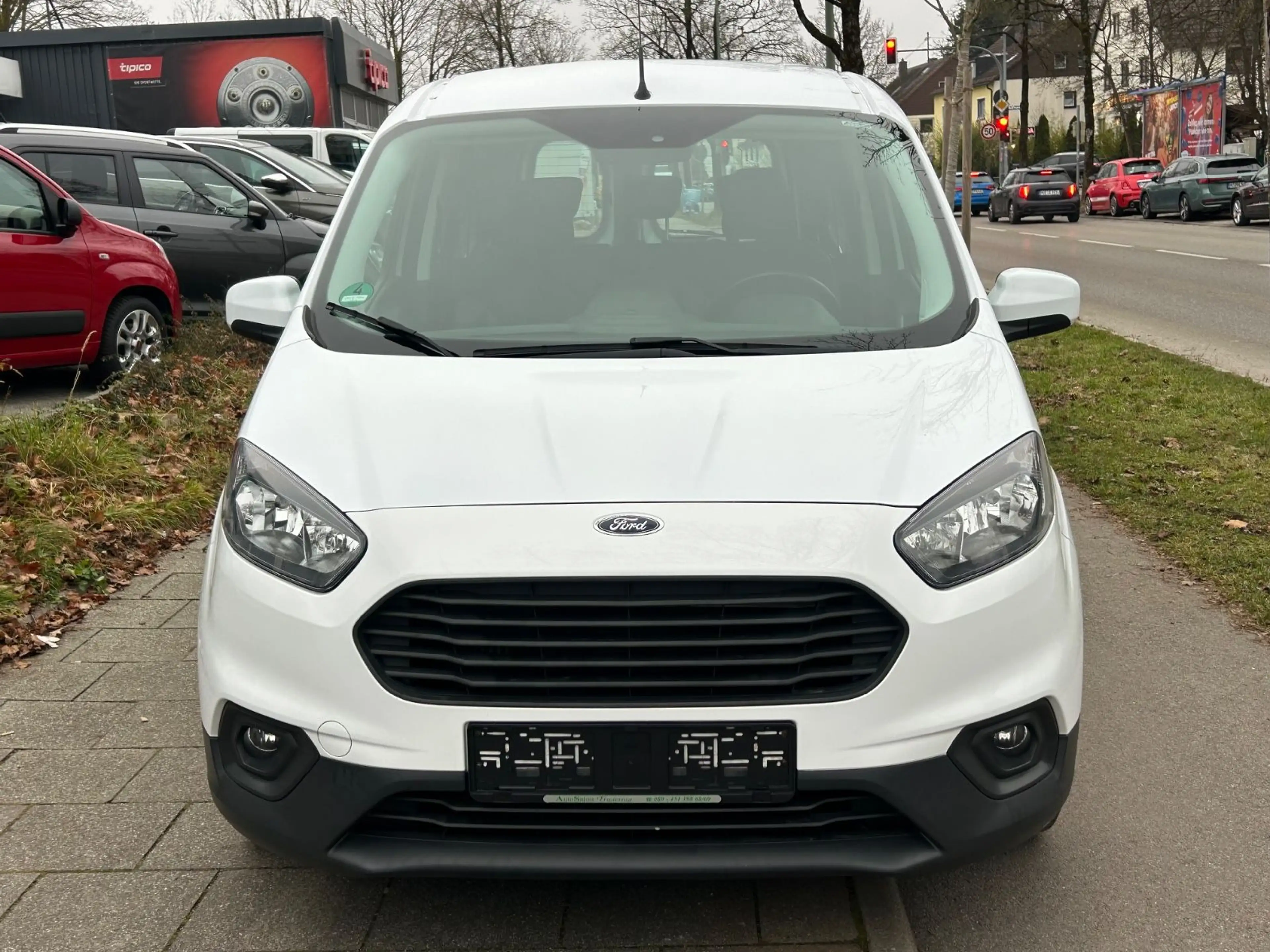 Ford Transit Courier Kombi 5-Sitzer Klima PDC — photo 2