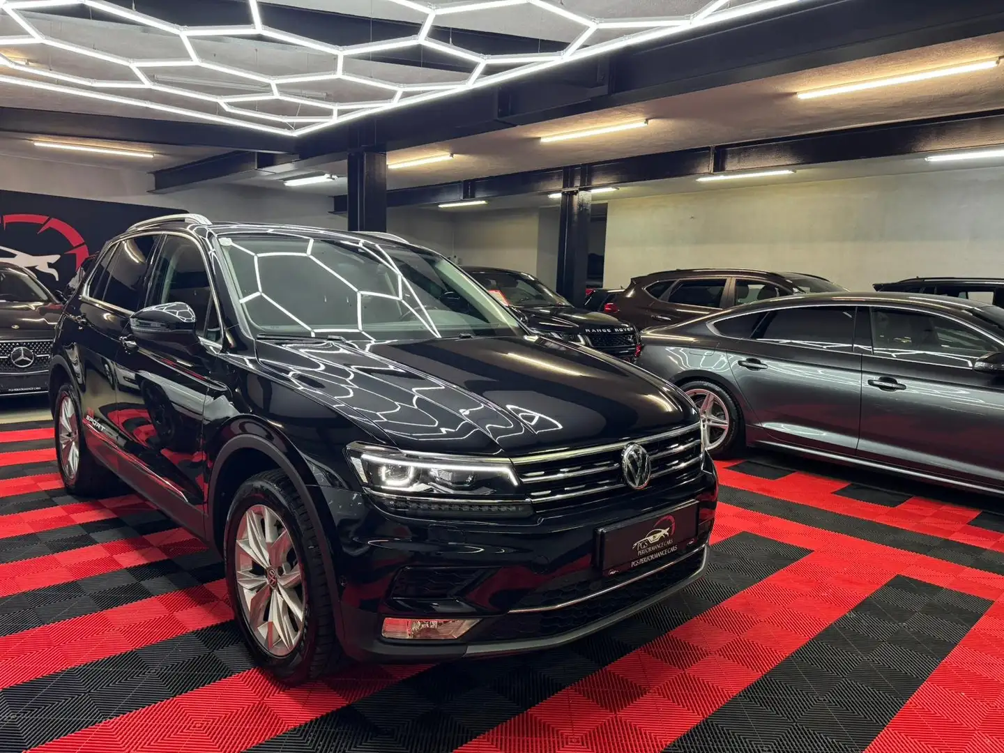 Volkswagen Tiguan Highline/PANO/ALLRAD Schwarz - 1