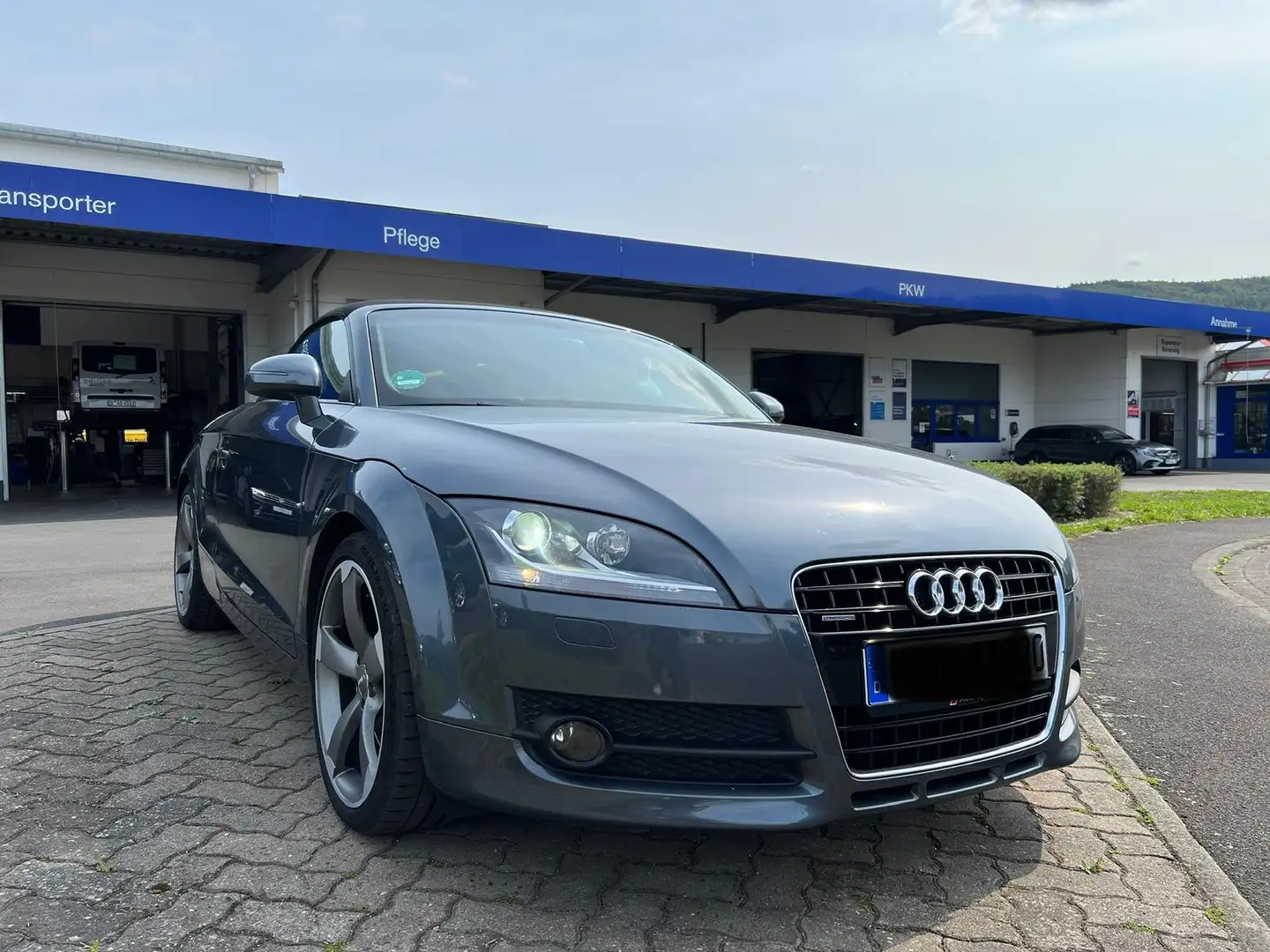 Audi TT 3.2 QUATTRO BOSE XENON LEDER 19" MMI PLUS Grau - 2